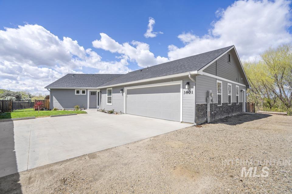 3801 Vista Ridge, New Plymouth, Idaho 83655, 3 Bedrooms, 2 Bathrooms, Residential For Sale, Price $629,000,MLS 98983725