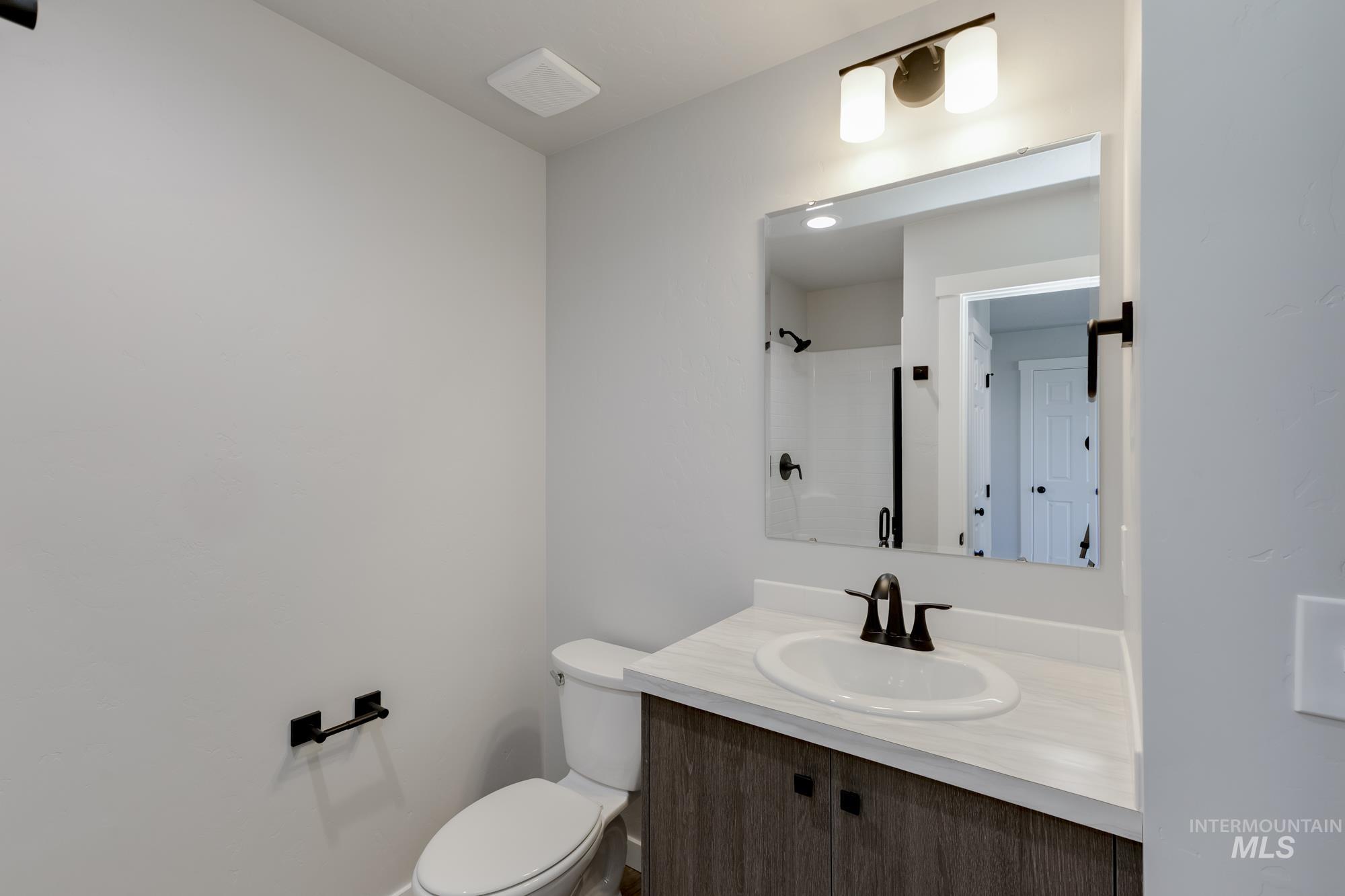 1266 W Pack River Dr, Meridian, Idaho 83642, 5 Bedrooms, 3 Bathrooms, Residential For Sale, Price $599,990, 98983729