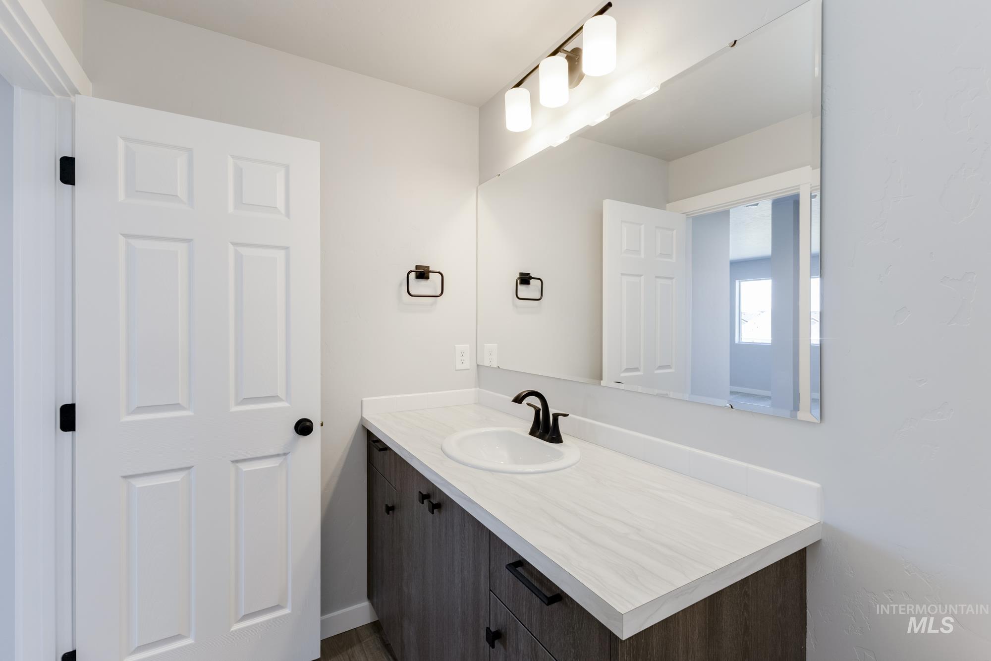 1266 W Pack River Dr, Meridian, Idaho 83642, 5 Bedrooms, 3 Bathrooms, Residential For Sale, Price $599,990, 98983729