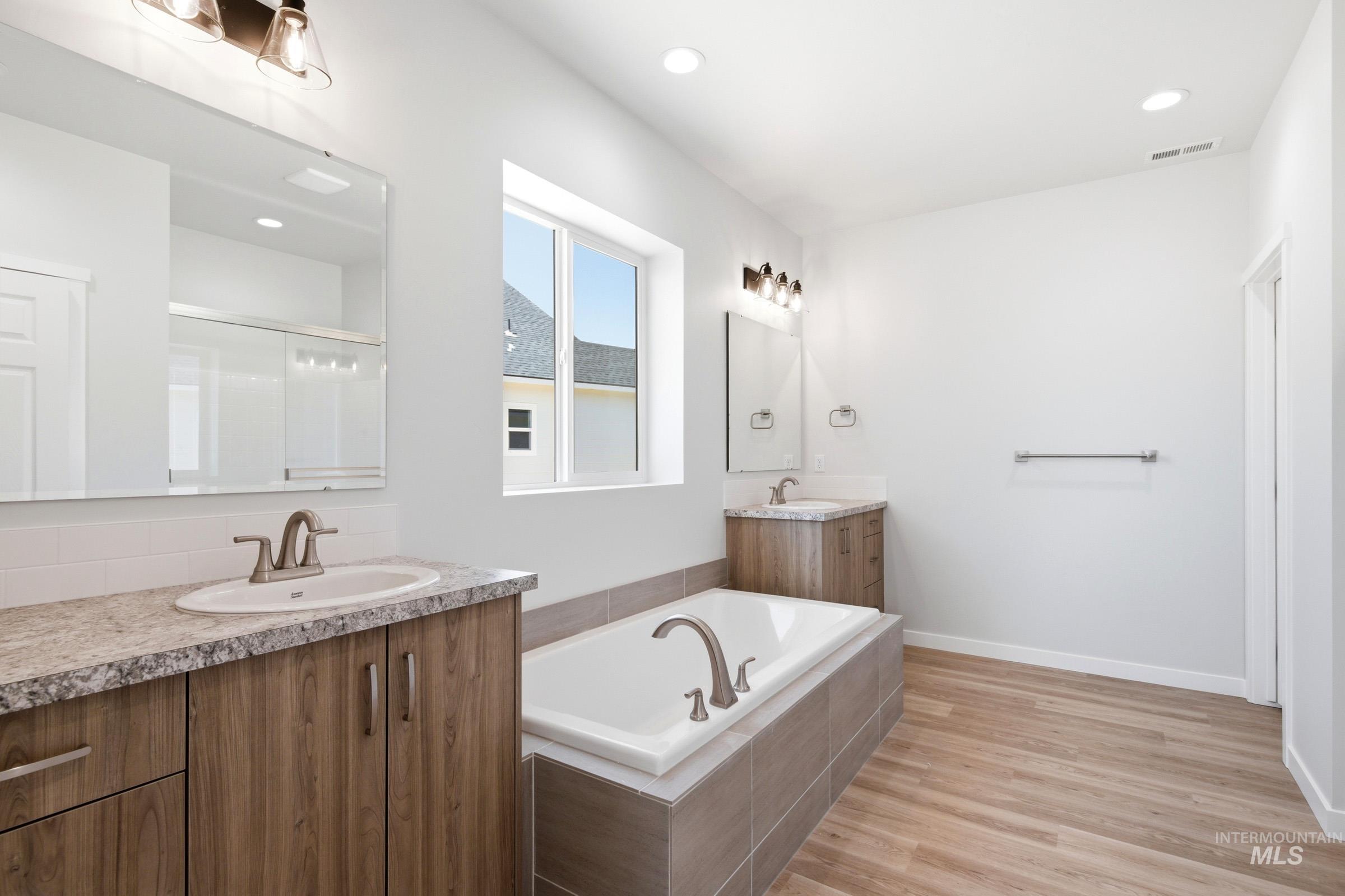 13649 Inman Ct, Caldwell, Idaho 83607, 4 Bedrooms, 2.5 Bathrooms, Residential For Sale, Price $534,990,MLS 98983731