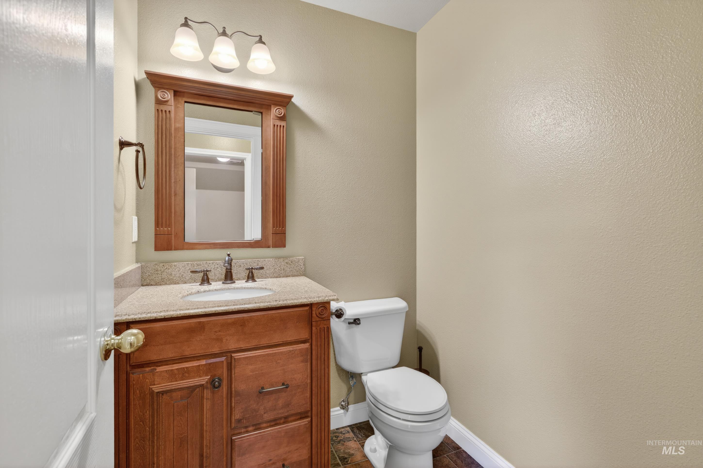 3013 N High Desert, Meridian, Idaho 83646, 4 Bedrooms, 2.5 Bathrooms, Residential For Sale, Price $499,999,MLS 98983732