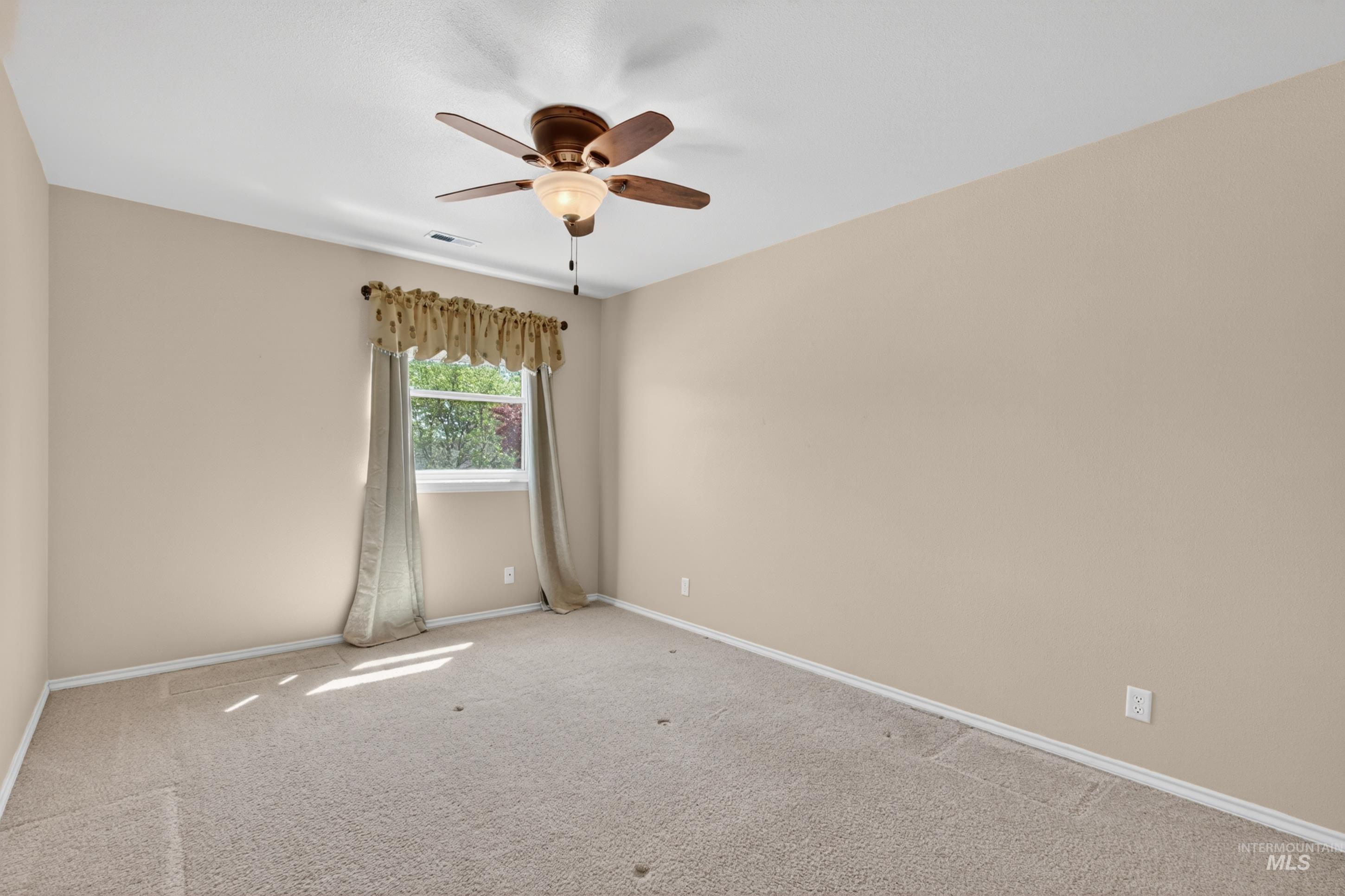 3013 N High Desert, Meridian, Idaho 83646, 4 Bedrooms, 2.5 Bathrooms, Residential For Sale, Price $499,999,MLS 98983732