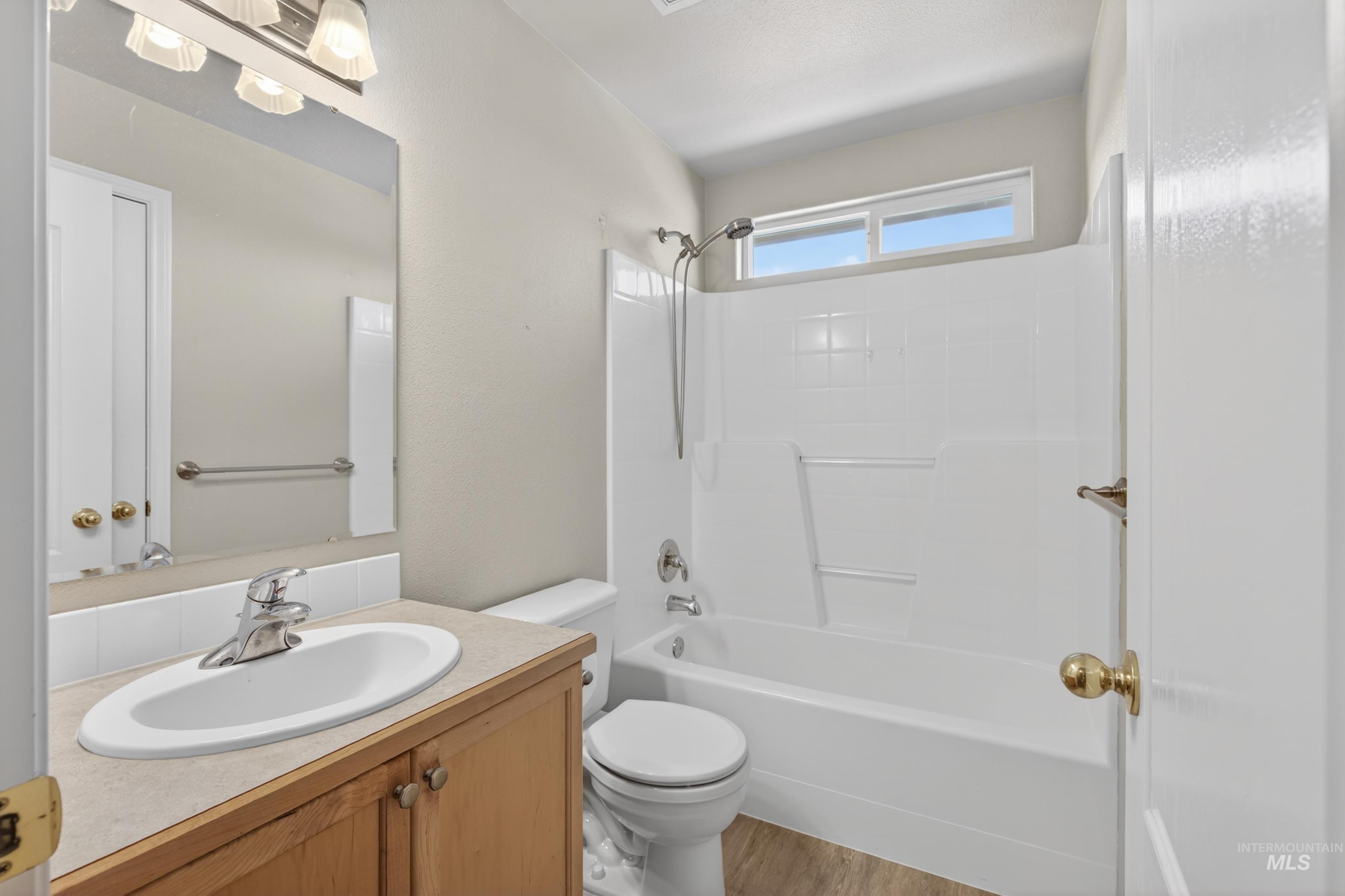 3013 N High Desert, Meridian, Idaho 83646, 4 Bedrooms, 2.5 Bathrooms, Residential For Sale, Price $499,999,MLS 98983732