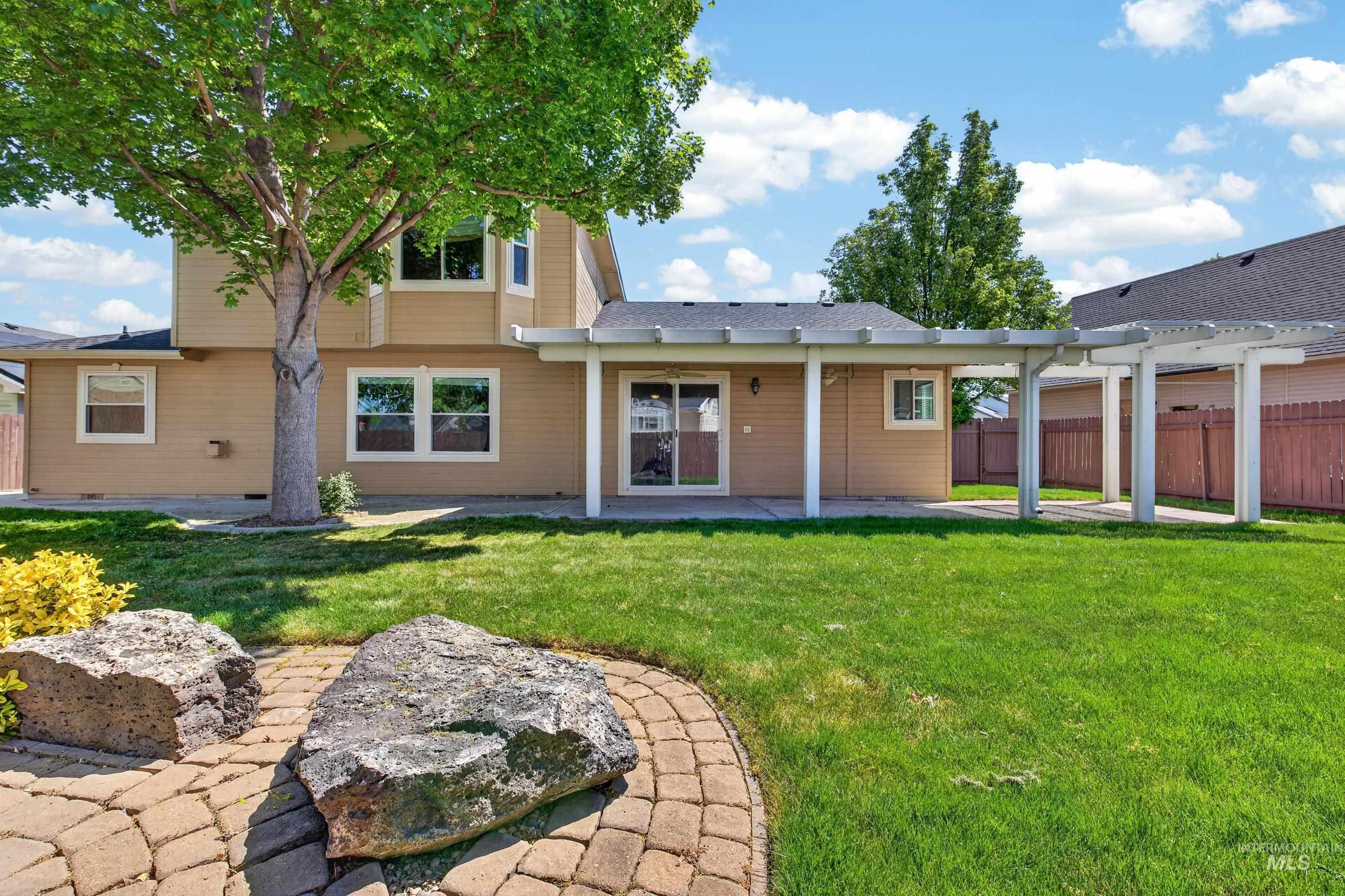 3013 N High Desert, Meridian, Idaho 83646, 4 Bedrooms, 2.5 Bathrooms, Residential For Sale, Price $499,999,MLS 98983732