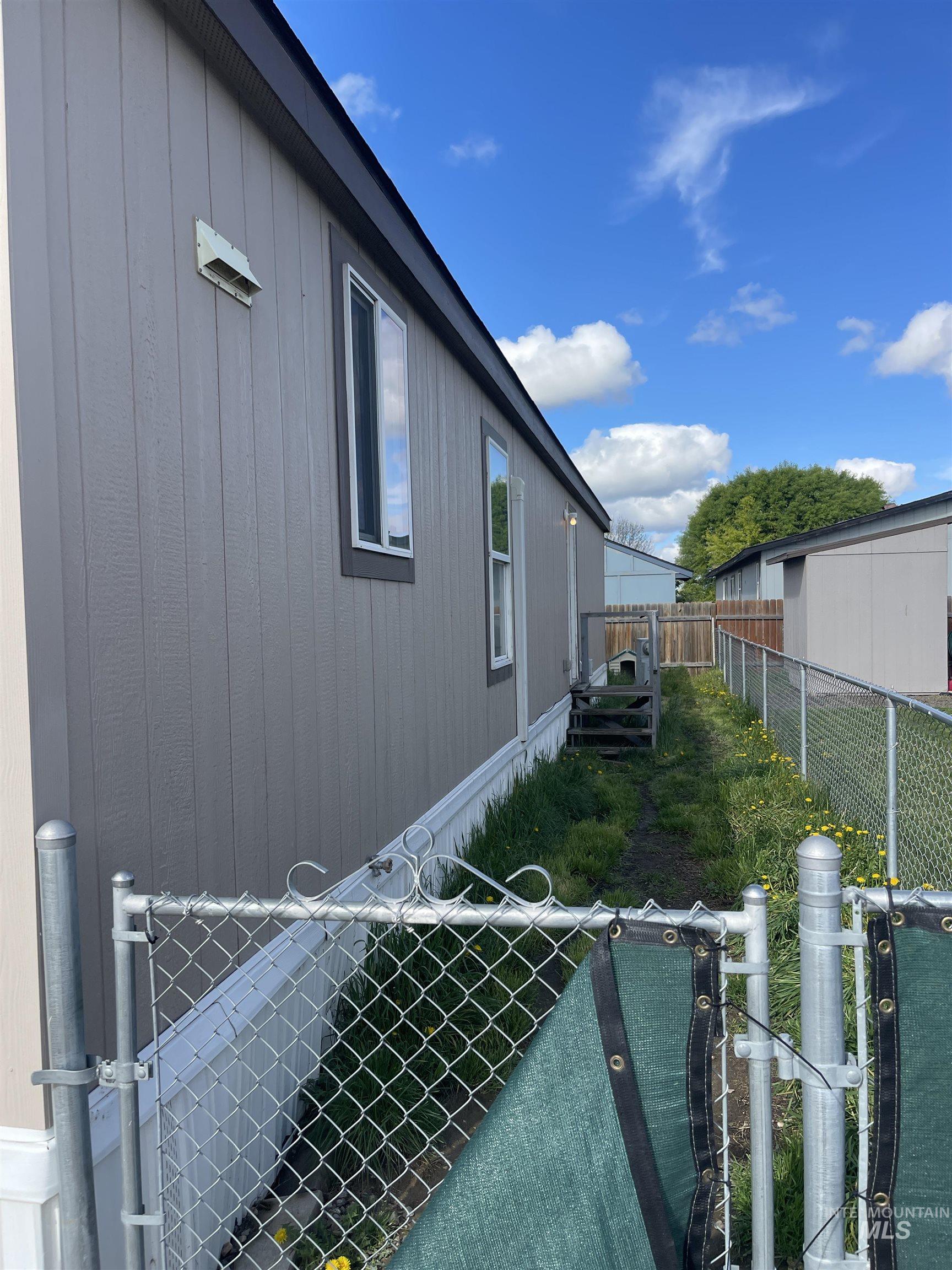 2510 Powderhorn Pl, Caldwell, Idaho 83605, 2 Bedrooms, 1 Bathroom, Residential For Sale, Price $95,000,MLS 98983735