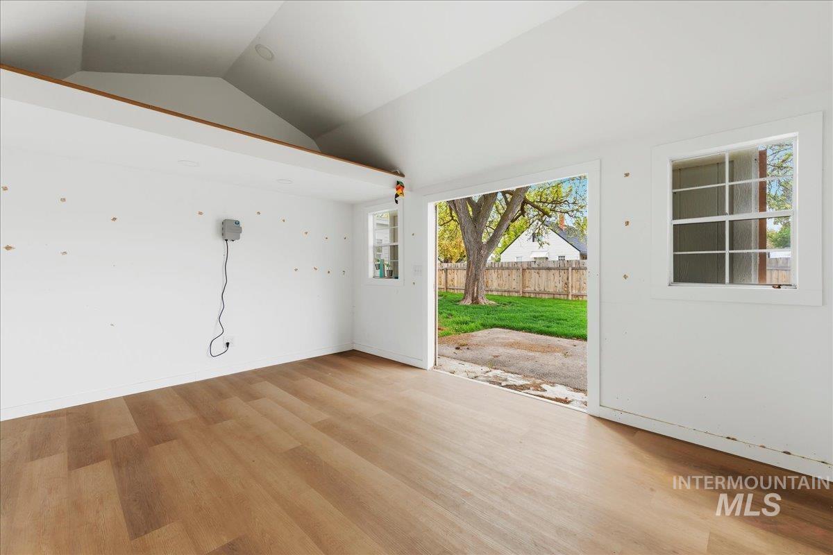 1424 Arlington Ave, Caldwell, Idaho 83605-4613, 3 Bedrooms, 2 Bathrooms, Residential For Sale, Price $465,000,MLS 98983736