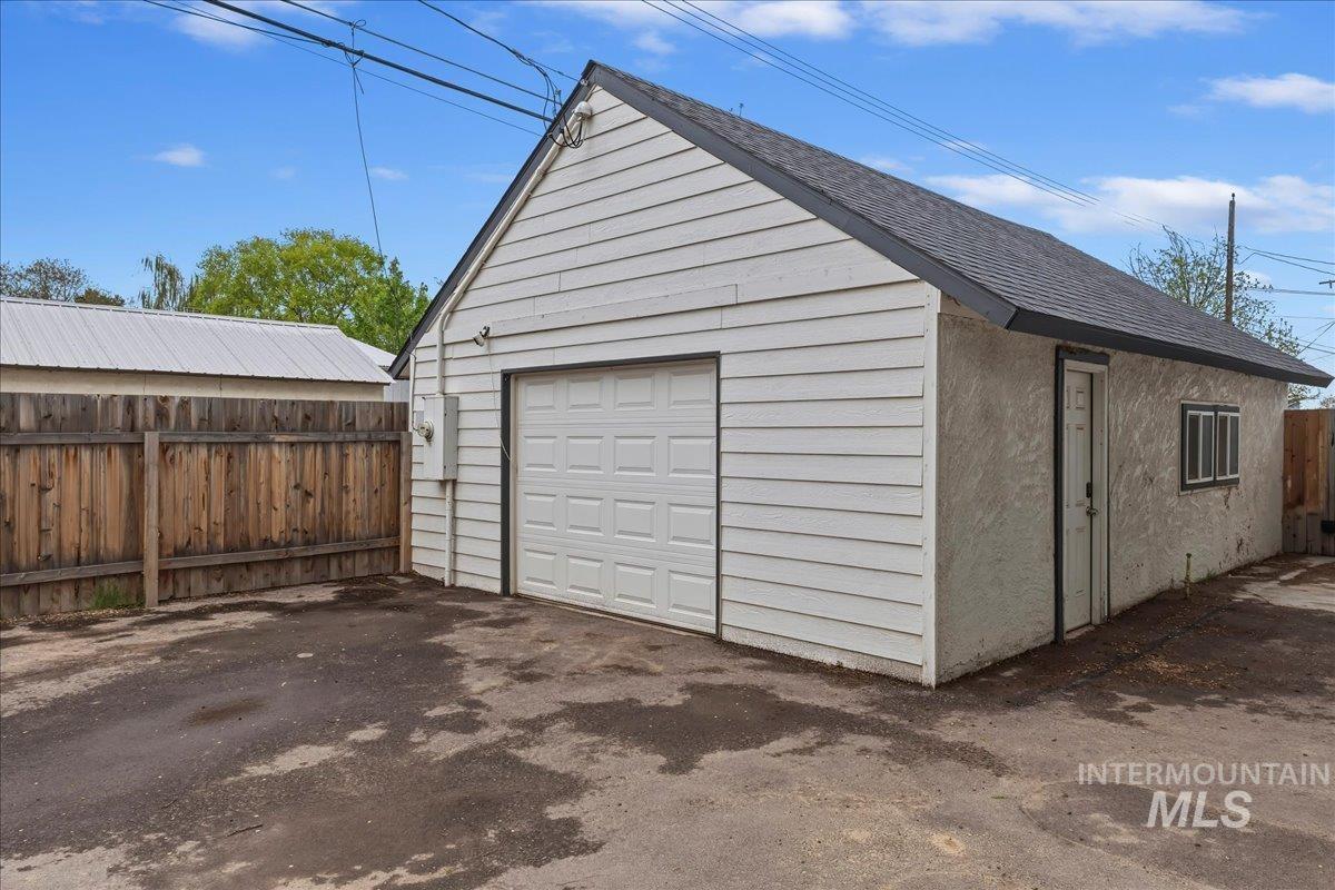 1424 Arlington Ave, Caldwell, Idaho 83605-4613, 3 Bedrooms, 2 Bathrooms, Residential For Sale, Price $465,000,MLS 98983736