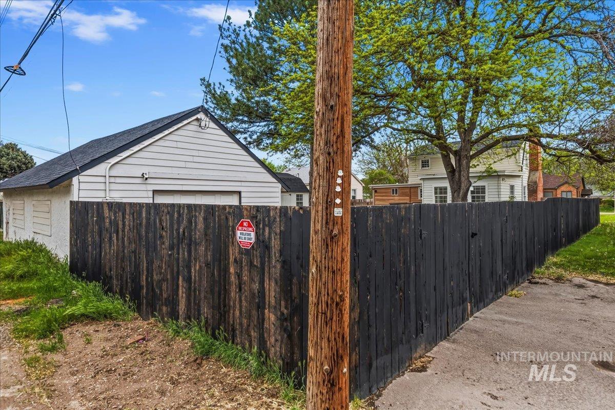 1424 Arlington Ave, Caldwell, Idaho 83605-4613, 3 Bedrooms, 2 Bathrooms, Residential For Sale, Price $465,000,MLS 98983736