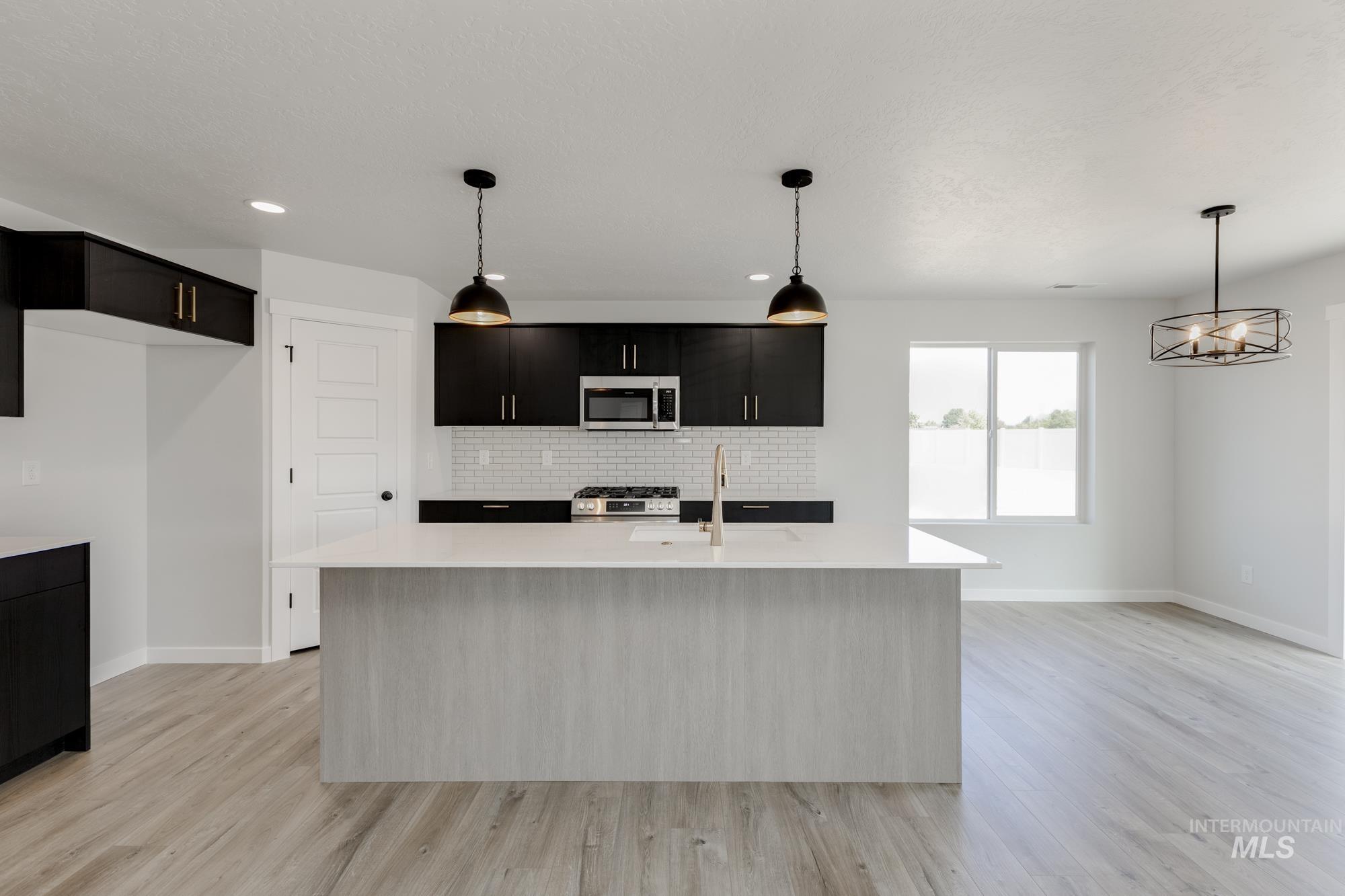 913 E Crab Springs St, Nampa, Idaho 83686, 4 Bedrooms, 3 Bathrooms, Residential For Sale, Price $609,990, 98983739