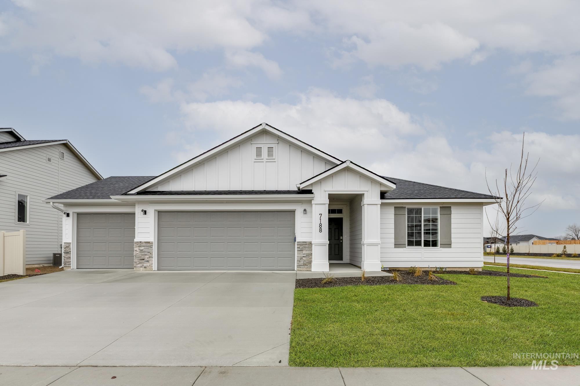 6686 W Plateau Creek Dr, Meridian, Idaho 83646, 4 Bedrooms, 2 Bathrooms, Residential For Sale, Price $489,990,MLS 98983747