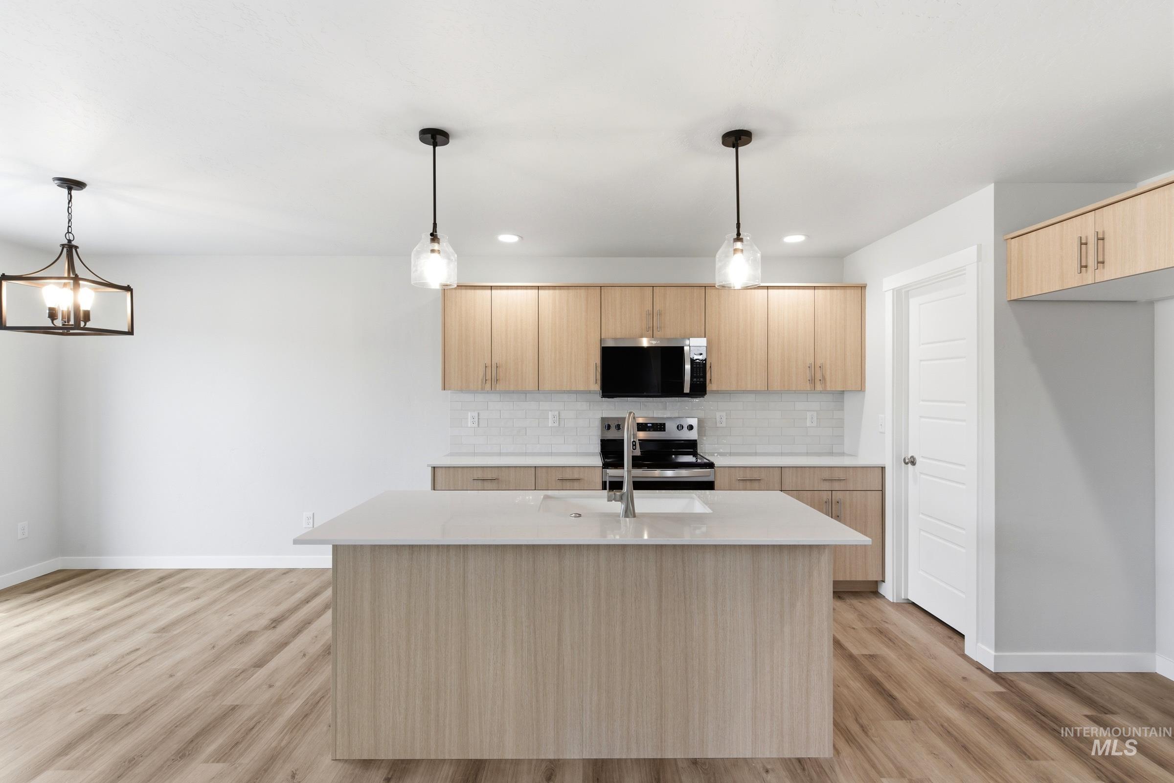 4372 N Alameda Creek Ave, Meridian, Idaho 83646, 3 Bedrooms, 2.5 Bathrooms, Residential For Sale, Price $475,990, 98983749