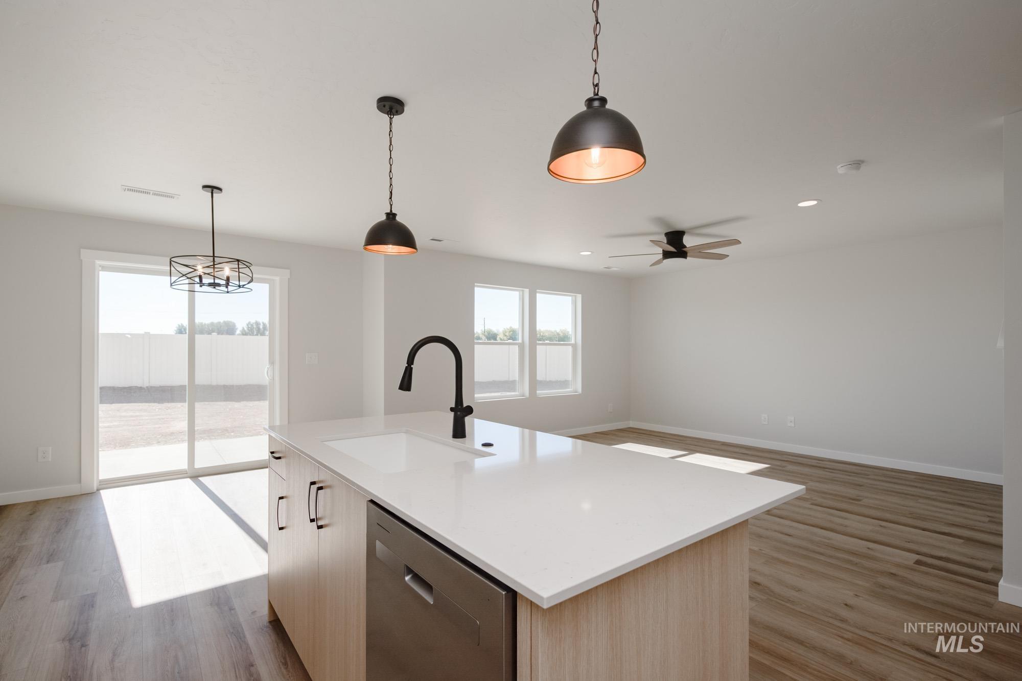 4372 N Alameda Creek Ave, Meridian, Idaho 83646, 3 Bedrooms, 2.5 Bathrooms, Residential For Sale, Price $475,990,MLS 98983749