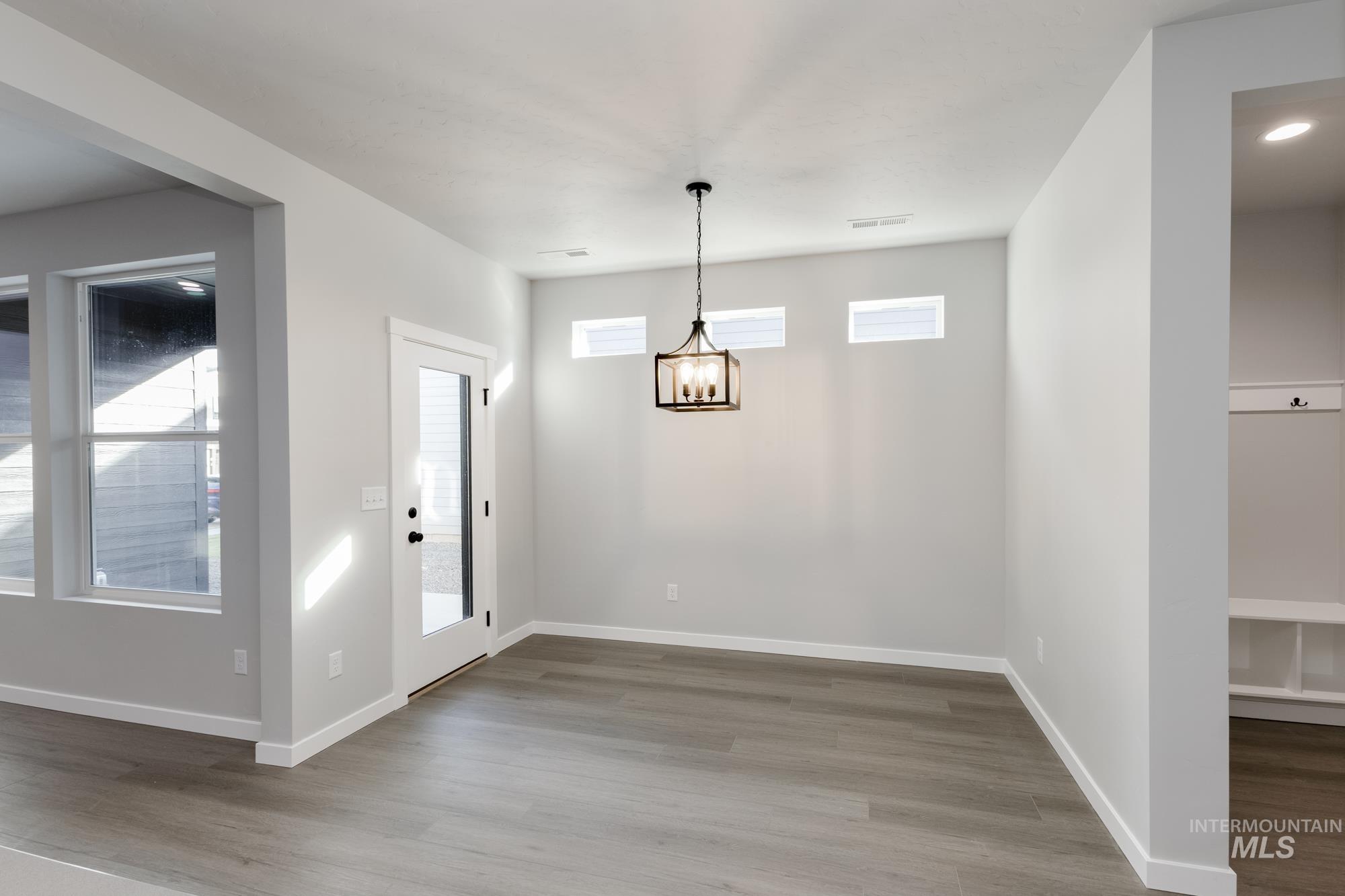 6742 W Redwood Creek Dr, Meridian, Idaho 83646, 3 Bedrooms, 2.5 Bathrooms, Residential For Sale, Price $458,990, 98983750