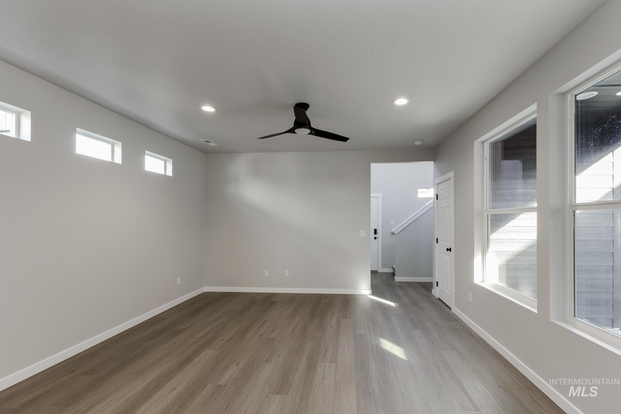 6742 W Redwood Creek Dr, Meridian, Idaho 83646, 3 Bedrooms, 2.5 Bathrooms, Residential For Sale, Price $458,990, 98983750