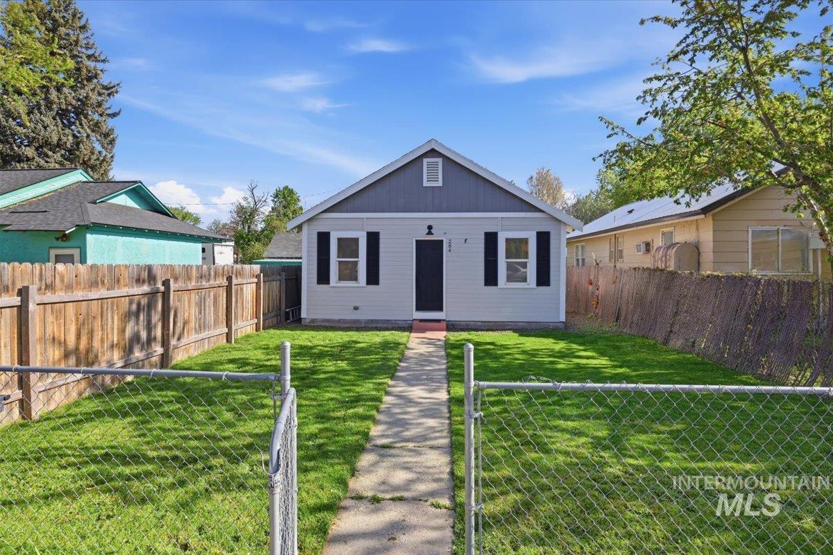 284 Fargo Avenue, Notus, Idaho 83656-7709, 2 Bedrooms, 1 Bathroom, Residential For Sale, Price $269,900,MLS 98983751