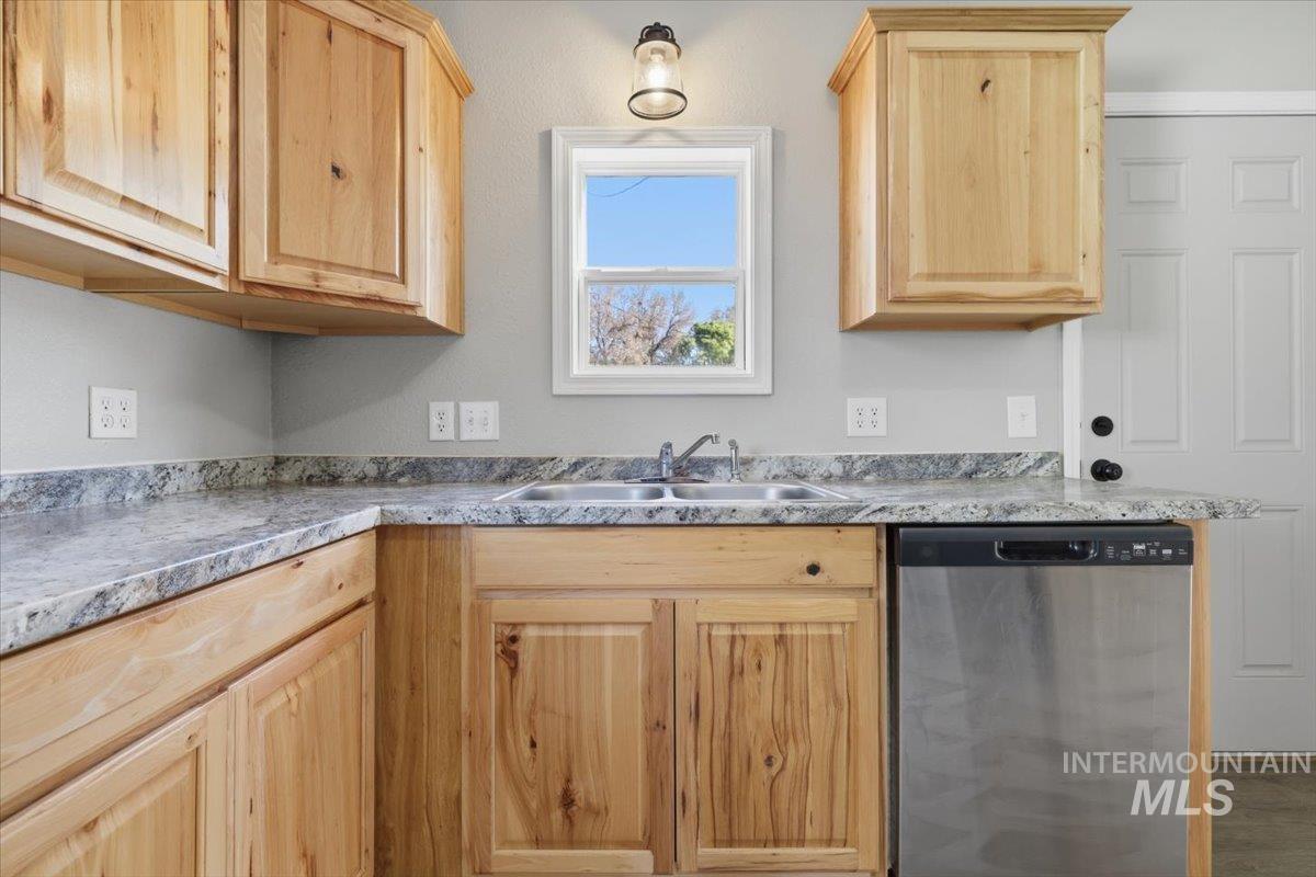 284 Fargo Avenue, Notus, Idaho 83656-7709, 2 Bedrooms, 1 Bathroom, Residential For Sale, Price $269,900,MLS 98983751