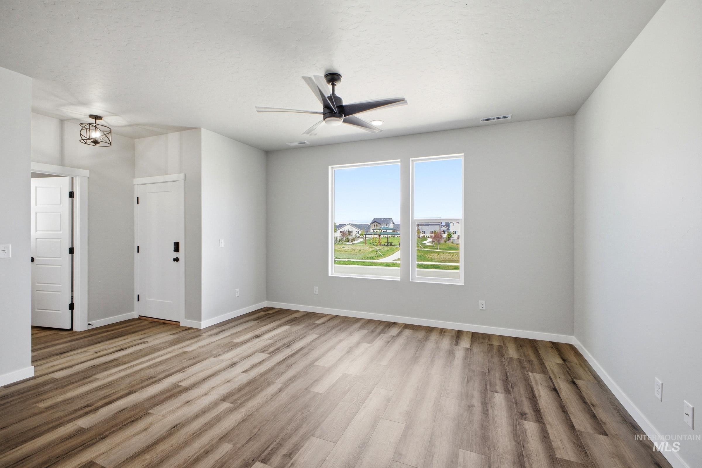 6663 W Fairy Falls Dr, Meridian, Idaho 83646, 3 Bedrooms, 2.5 Bathrooms, Residential For Sale, Price $440,990,MLS 98983752
