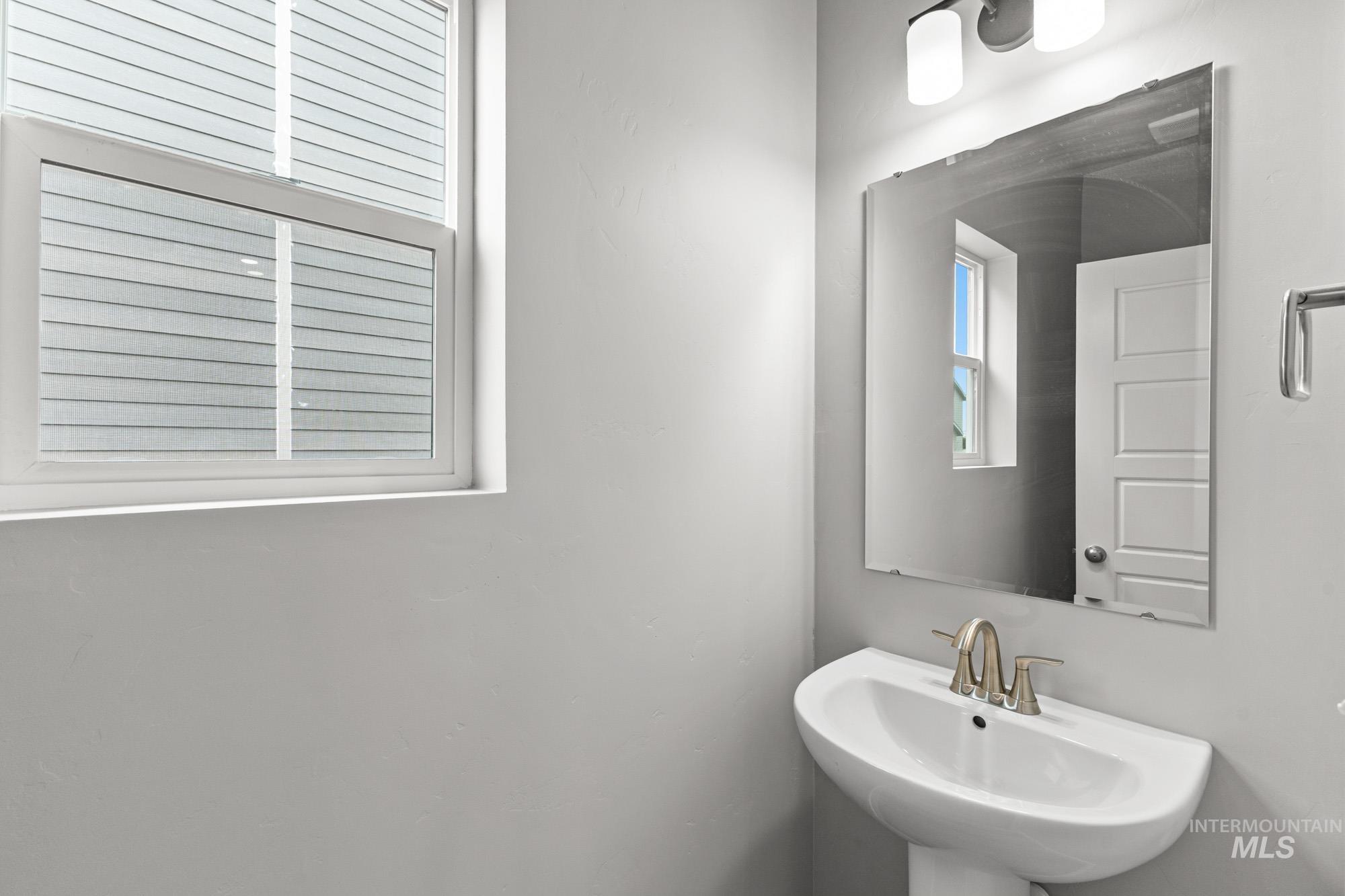 6663 W Fairy Falls Dr, Meridian, Idaho 83646, 3 Bedrooms, 2.5 Bathrooms, Residential For Sale, Price $440,990, 98983752