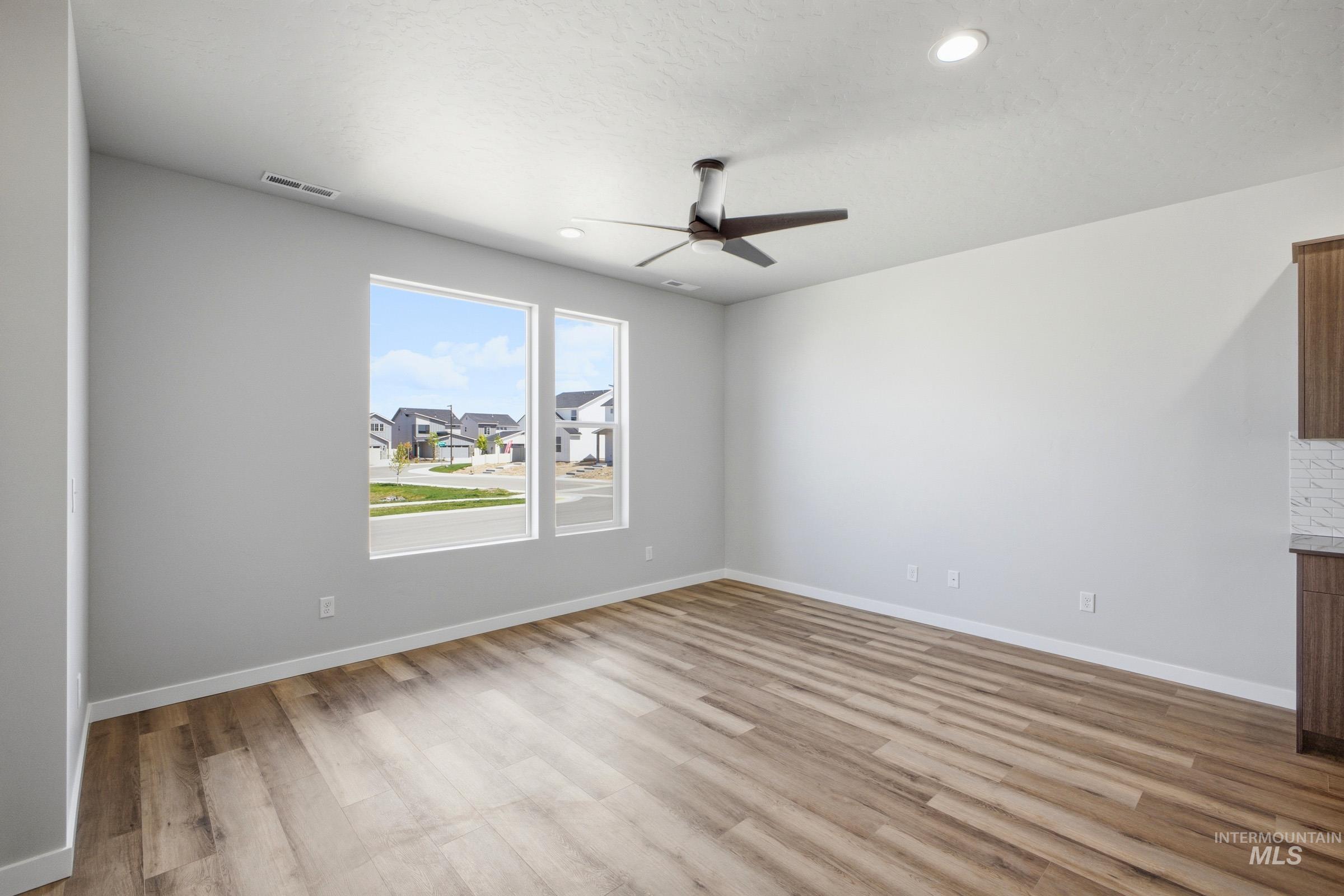 6663 W Fairy Falls Dr, Meridian, Idaho 83646, 3 Bedrooms, 2.5 Bathrooms, Residential For Sale, Price $440,990,MLS 98983752