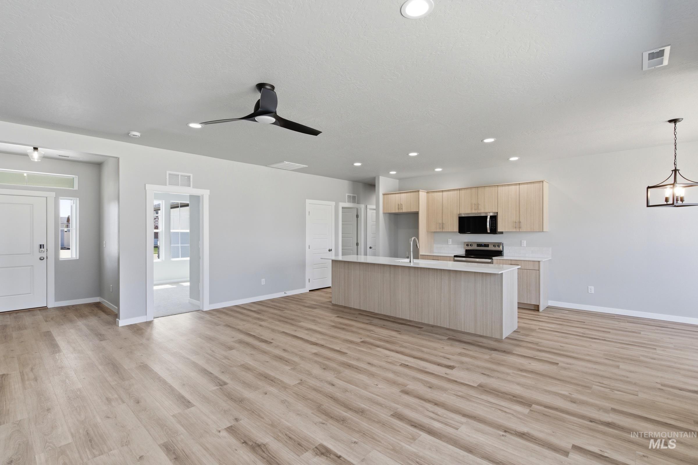 8215 E Cool River Lp, Nampa, Idaho 83687, 4 Bedrooms, 2 Bathrooms, Residential For Sale, Price $449,990,MLS 98983753