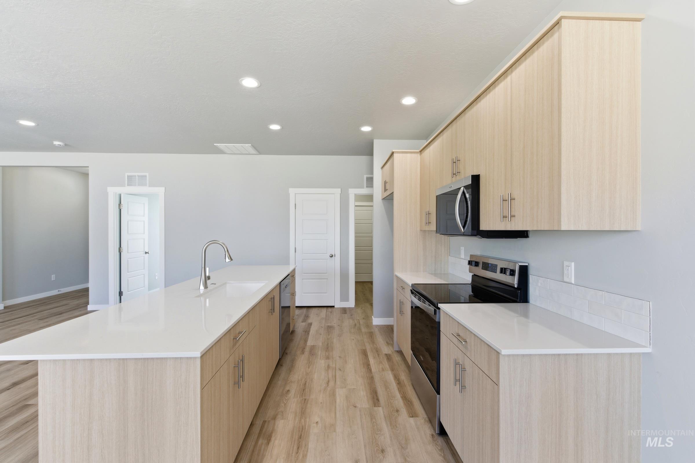 8215 E Cool River Lp, Nampa, Idaho 83687, 4 Bedrooms, 2 Bathrooms, Residential For Sale, Price $449,990,MLS 98983753