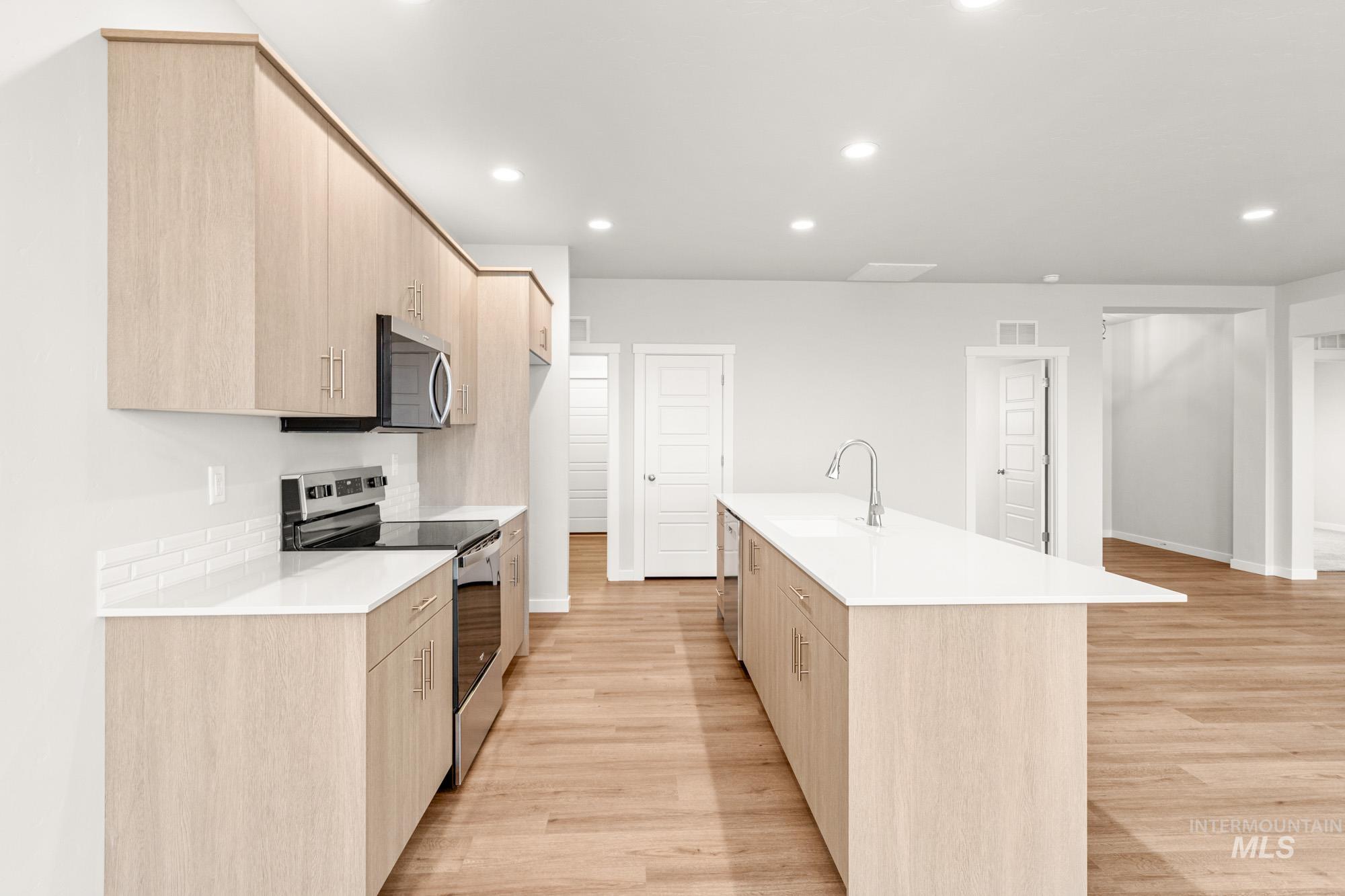 8215 E Cool River Lp, Nampa, Idaho 83687, 4 Bedrooms, 2 Bathrooms, Residential For Sale, Price $449,990, 98983753