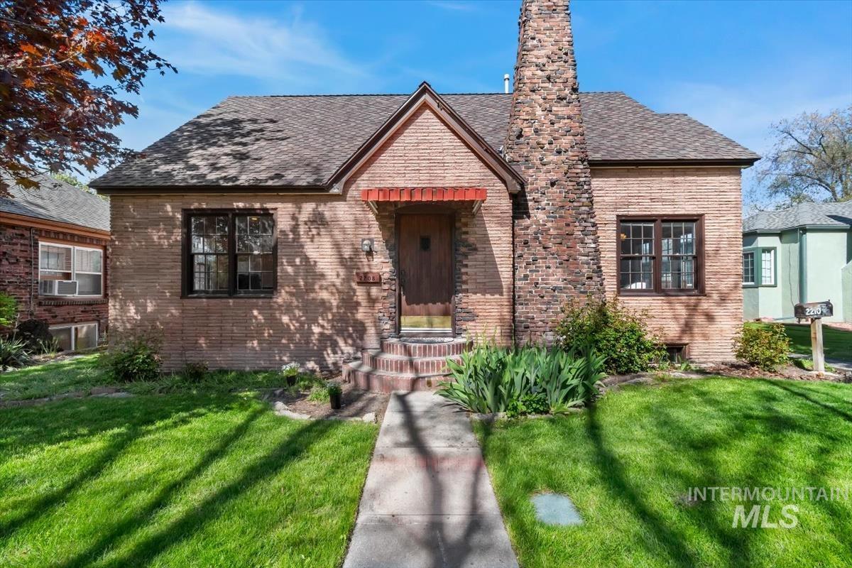 2208 W State Street, Boise, Idaho 83702, 4 Bedrooms, 3 Bathrooms, Residential For Sale, Price $879,000,MLS 98983759