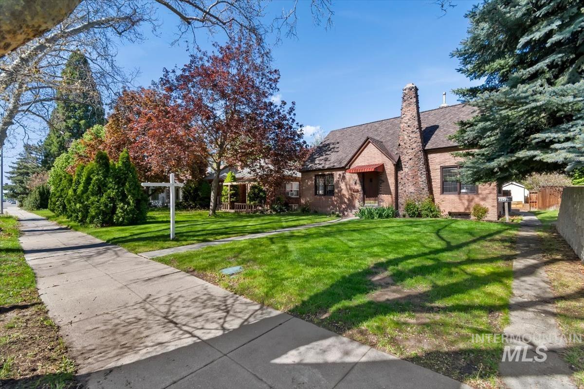 2208 W State Street, Boise, Idaho 83702, 4 Bedrooms, 3 Bathrooms, Residential For Sale, Price $879,000,MLS 98983759