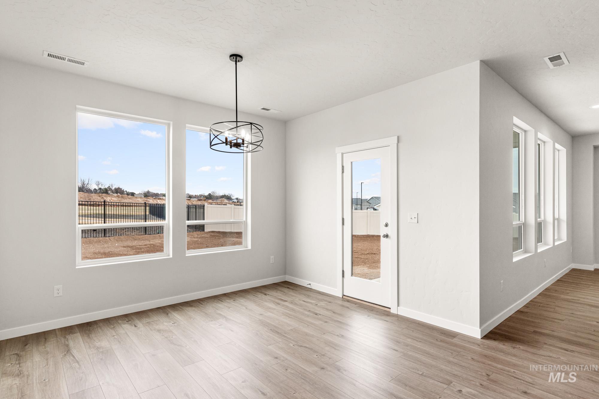 17733 N Boone Peak Ave, Nampa, Idaho 83687, 4 Bedrooms, 2 Bathrooms, Residential For Sale, Price $569,990,MLS 98983760