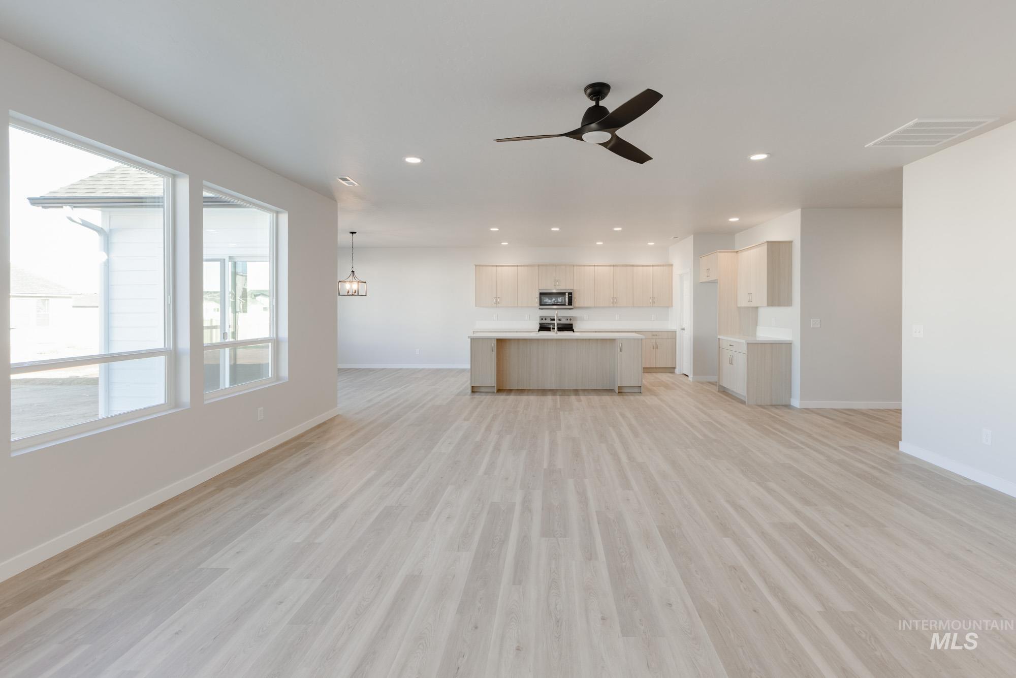 7067 E Marble Springs Dr, Nampa, Idaho 83687, 4 Bedrooms, 2.5 Bathrooms, Residential For Sale, Price $579,990,MLS 98983762