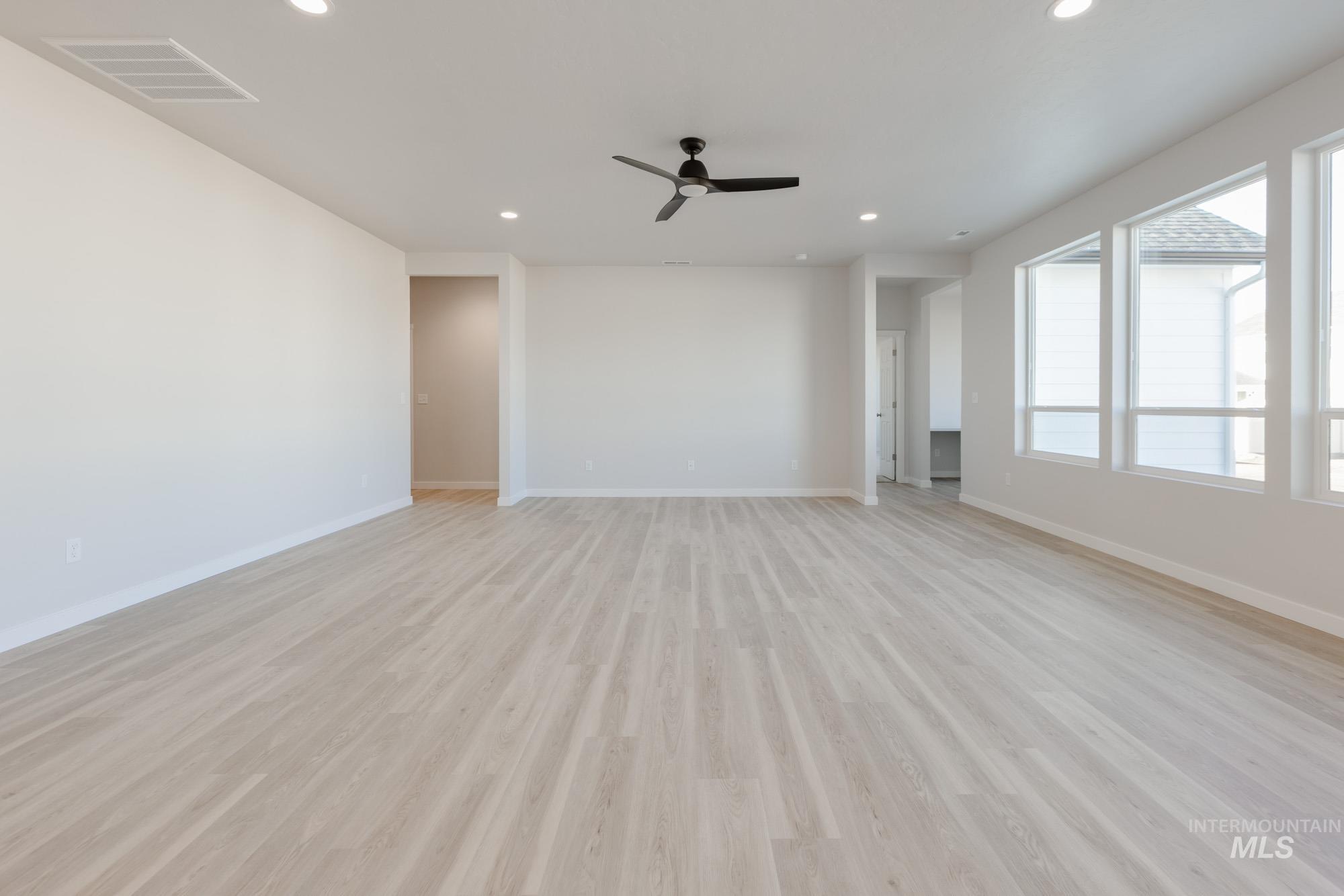 7067 E Marble Springs Dr, Nampa, Idaho 83687, 4 Bedrooms, 2.5 Bathrooms, Residential For Sale, Price $579,990,MLS 98983762