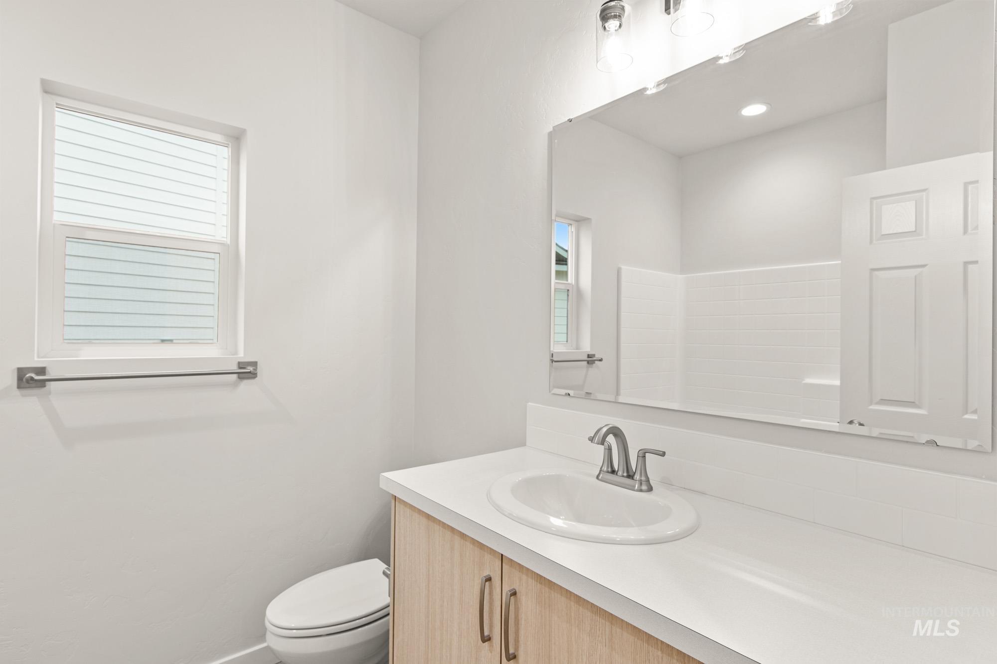 477 Waverly Ave, Middleton, Idaho 83644, 3 Bedrooms, 2 Bathrooms, Residential For Sale, Price $459,990, 98983763