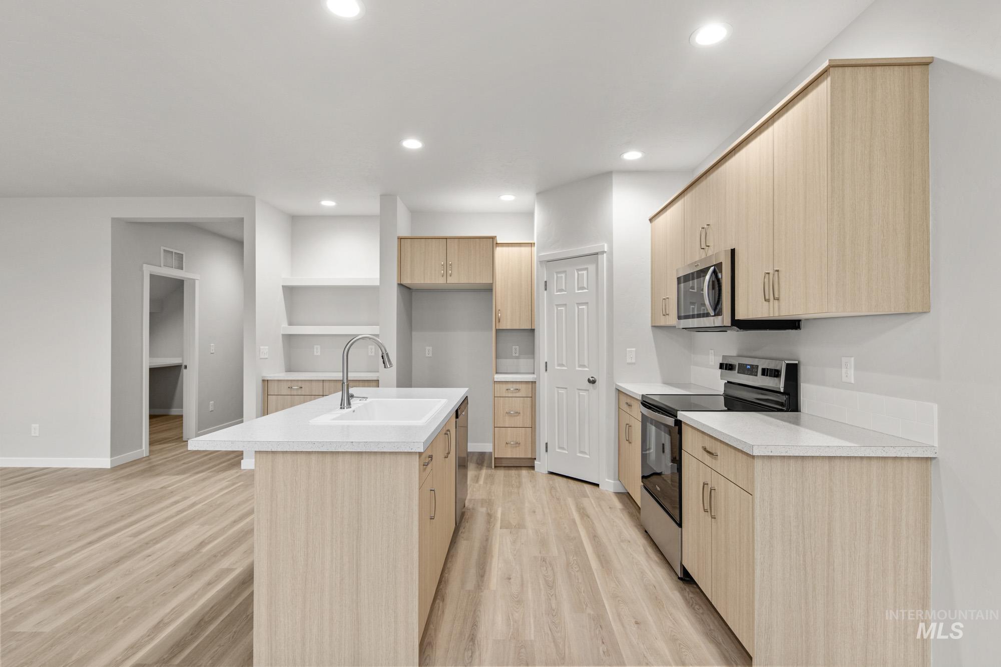 477 Waverly Ave, Middleton, Idaho 83644, 3 Bedrooms, 2 Bathrooms, Residential For Sale, Price $459,990, 98983763