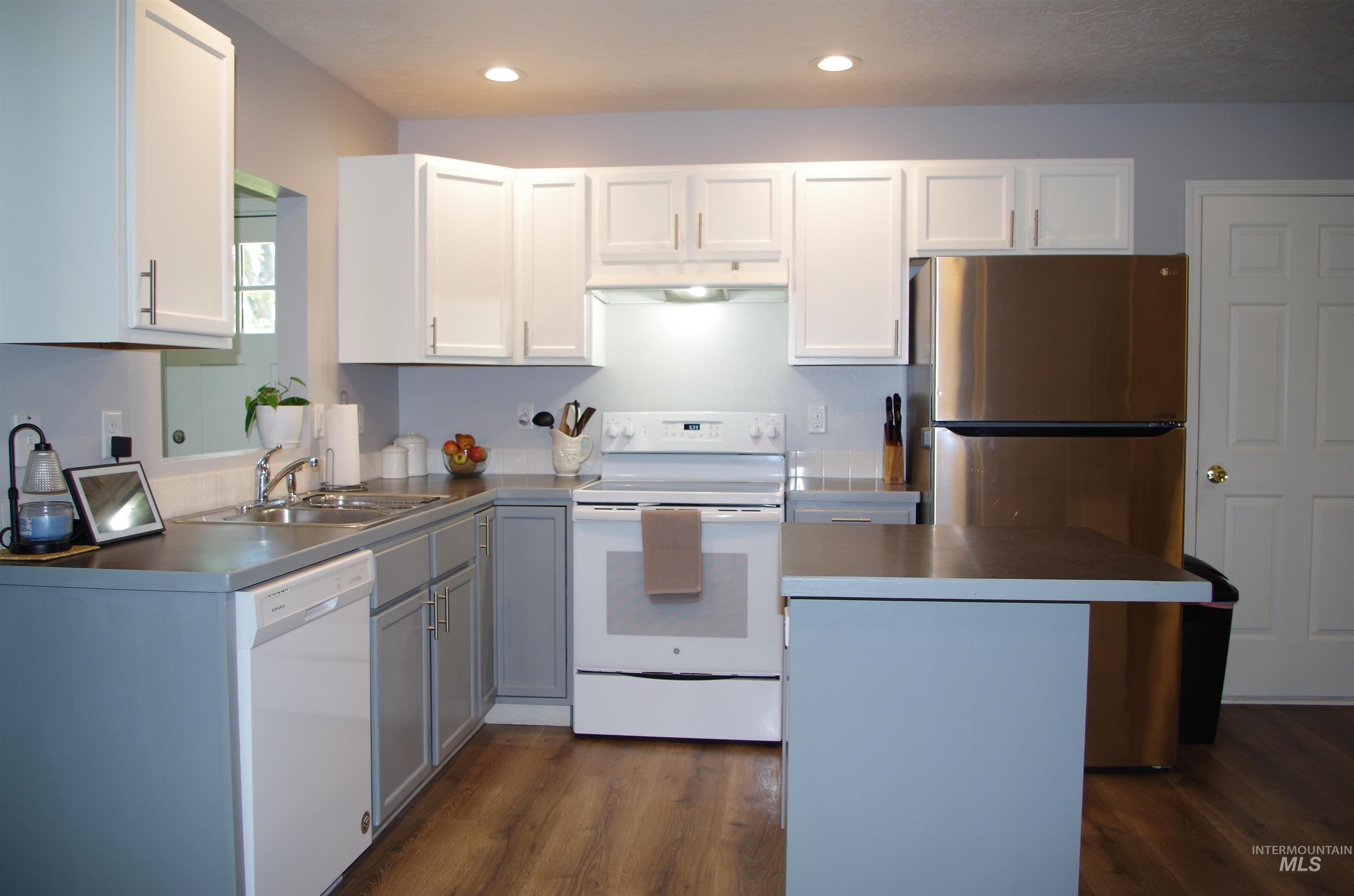 2809 Cougar Ave, Nampa, Idaho 83687-9107, 3 Bedrooms, 2 Bathrooms, Residential For Sale, Price $315,000,MLS 98983764