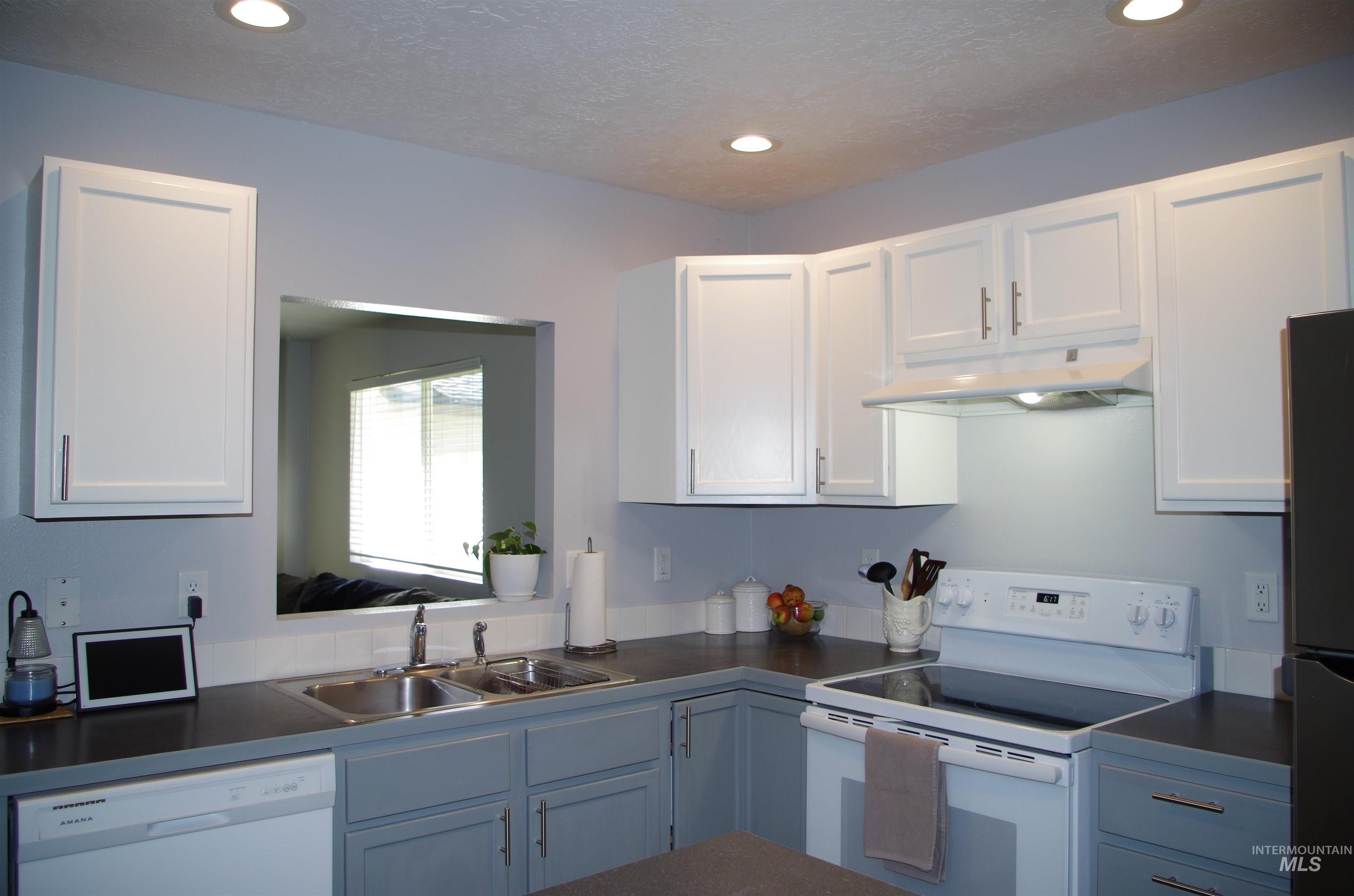 2809 Cougar Ave, Nampa, Idaho 83687-9107, 3 Bedrooms, 2 Bathrooms, Residential For Sale, Price $310,000, 98983764