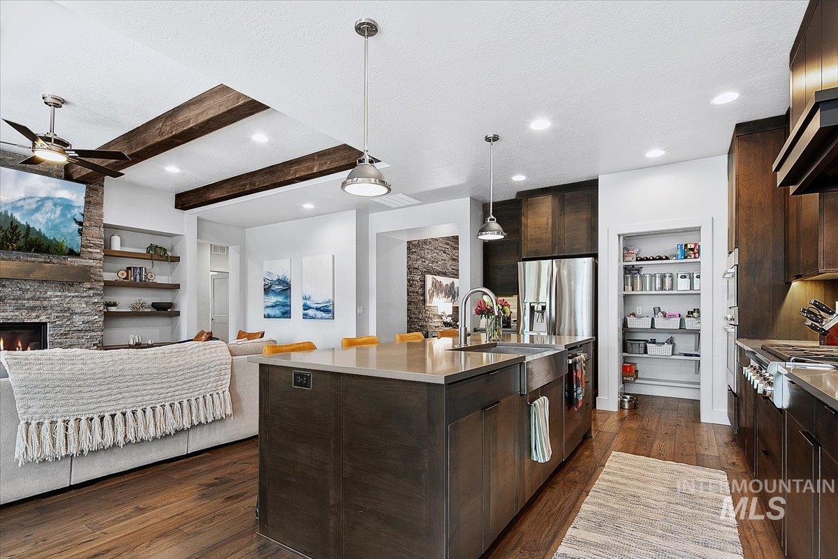 6179 W Ina Dr., Boise, Idaho 83703, 3 Bedrooms, 3 Bathrooms, Residential For Sale, Price $875,000,MLS 98983766