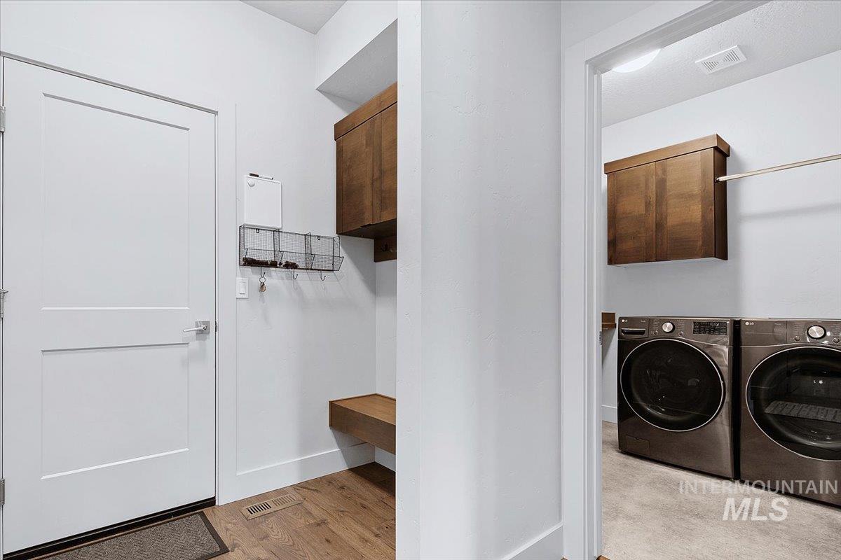 6179 W Ina Dr., Boise, Idaho 83703, 3 Bedrooms, 3 Bathrooms, Residential For Sale, Price $875,000,MLS 98983766