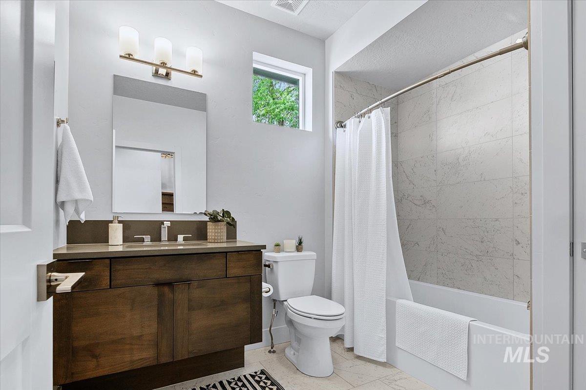 6179 W Ina Dr., Boise, Idaho 83703, 3 Bedrooms, 3 Bathrooms, Residential For Sale, Price $875,000,MLS 98983766