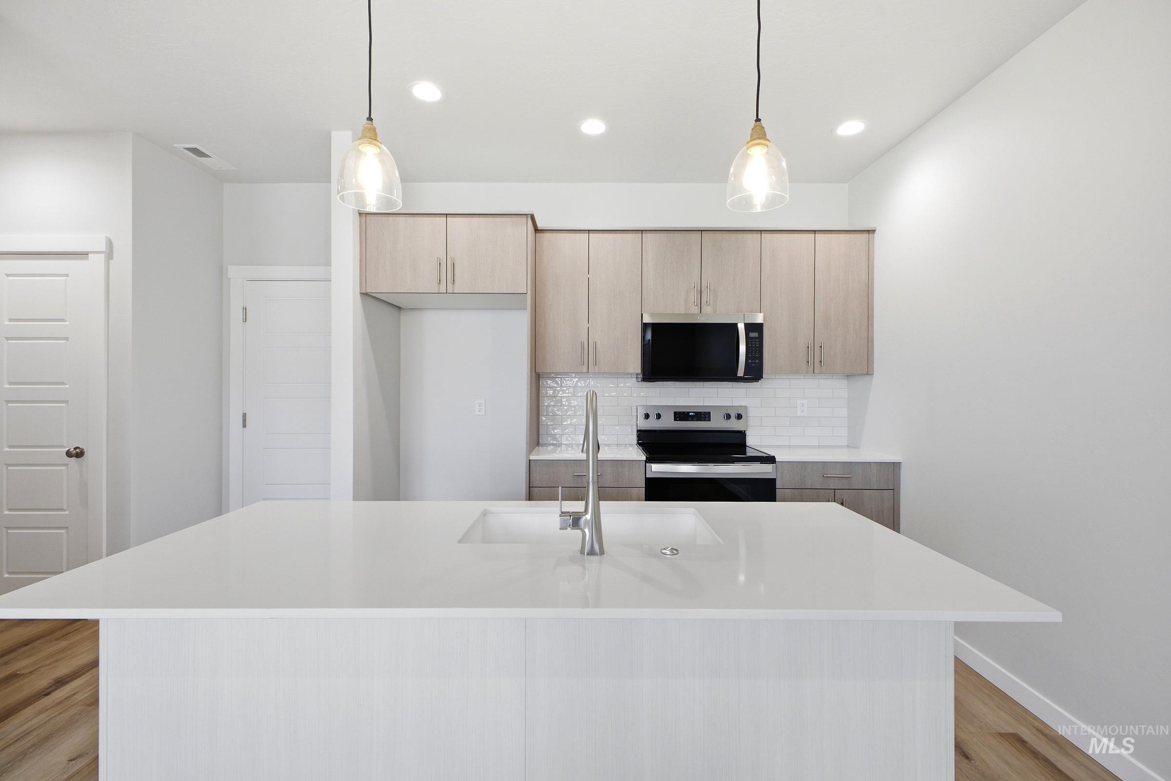 6717 S Spindlebush Ave, Boise, Idaho 83709, 3 Bedrooms, 2.5 Bathrooms, Residential For Sale, Price $427,990, 98983767