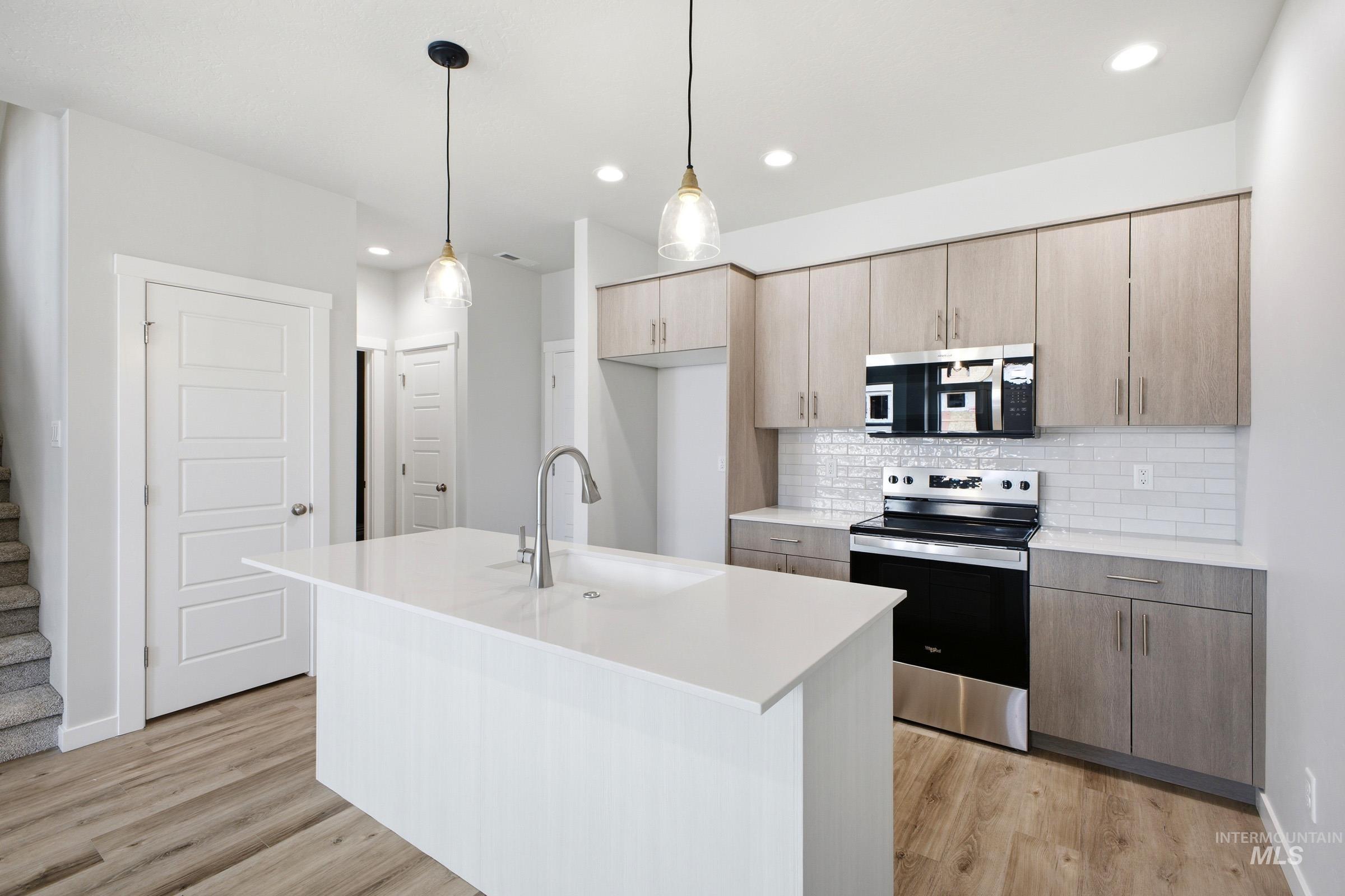 6717 S Spindlebush Ave, Boise, Idaho 83709, 3 Bedrooms, 2.5 Bathrooms, Residential For Sale, Price $427,990, 98983767
