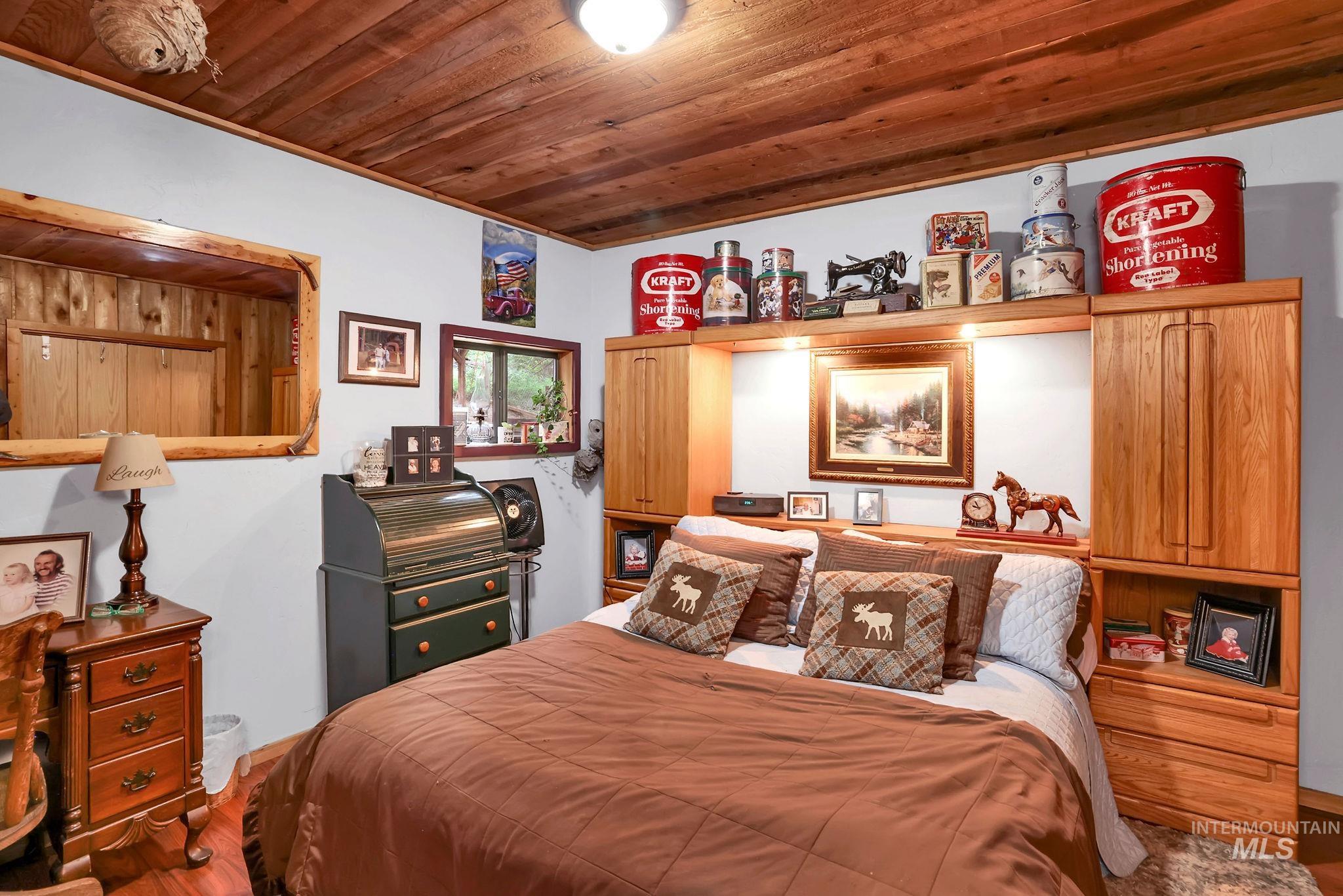 1075 Club Road, McCall, Idaho 83638, 5 Bedrooms, 3 Bathrooms, Residential For Sale, Price $815,000,MLS 98983768