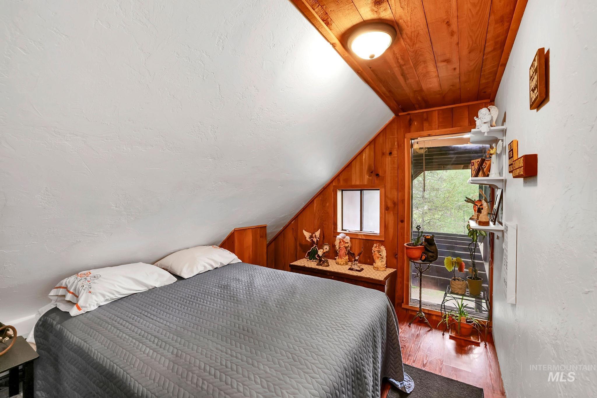 1075 Club Road, McCall, Idaho 83638, 5 Bedrooms, 3 Bathrooms, Residential For Sale, Price $815,000,MLS 98983768