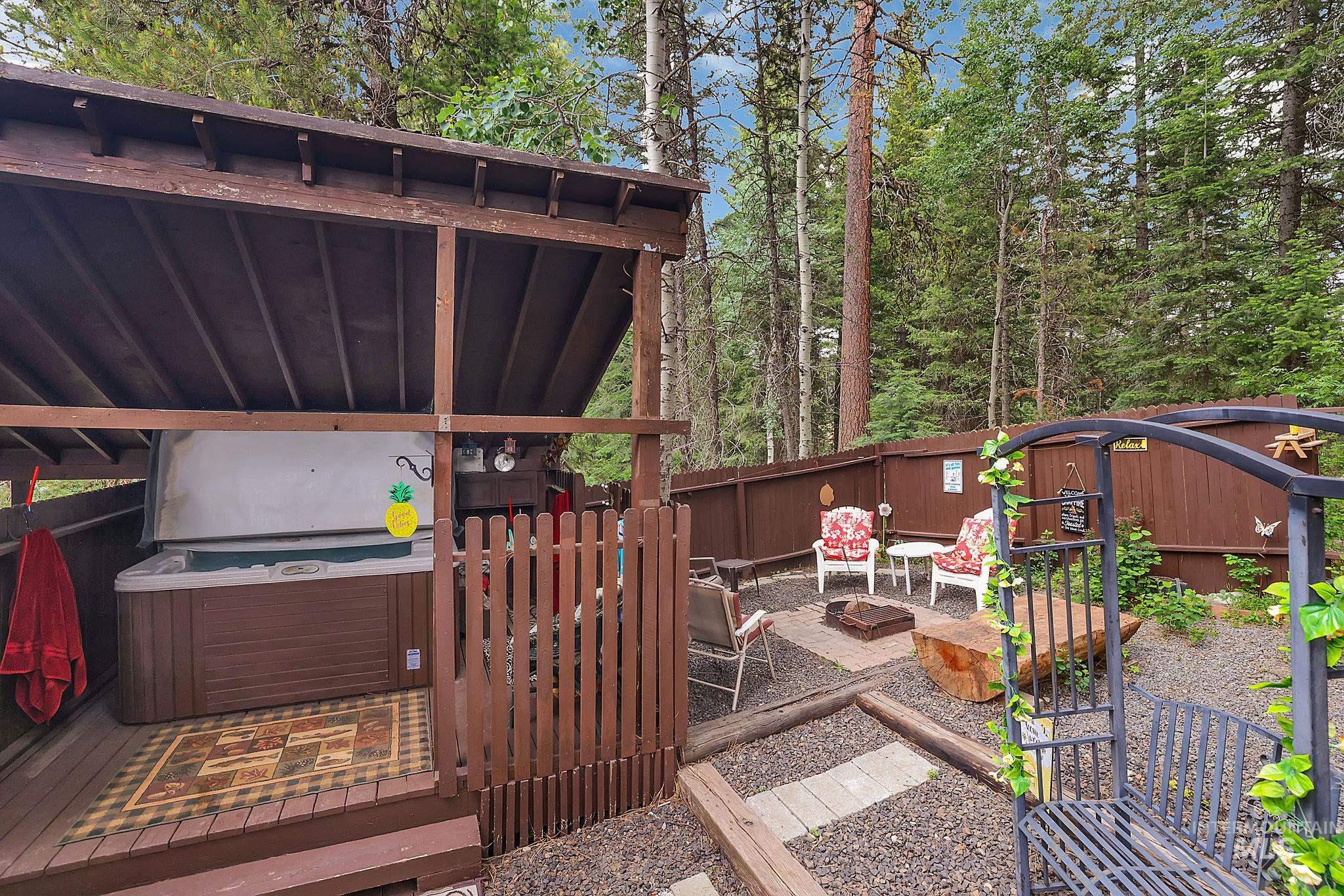 1075 Club Road, McCall, Idaho 83638, 5 Bedrooms, 3 Bathrooms, Residential For Sale, Price $815,000,MLS 98983768