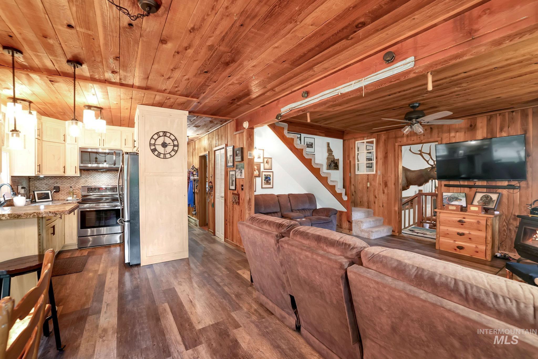 1075 Club Road, McCall, Idaho 83638, 5 Bedrooms, 3 Bathrooms, Residential For Sale, Price $815,000,MLS 98983768