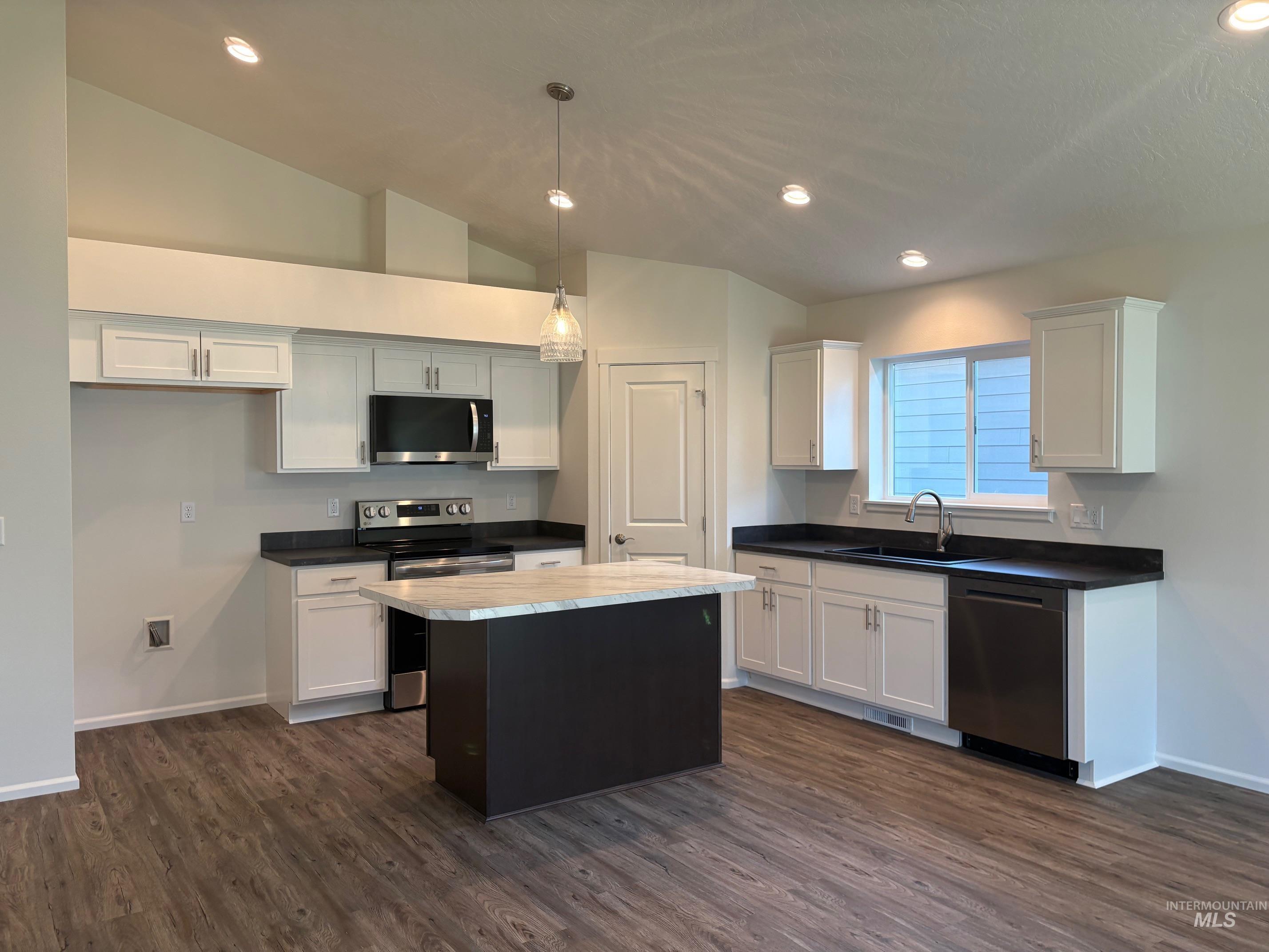 1809 Clark Fork Lane, Lewiston, Idaho 83501, 3 Bedrooms, 2 Bathrooms, Residential For Sale, Price $384,900,MLS 98983771