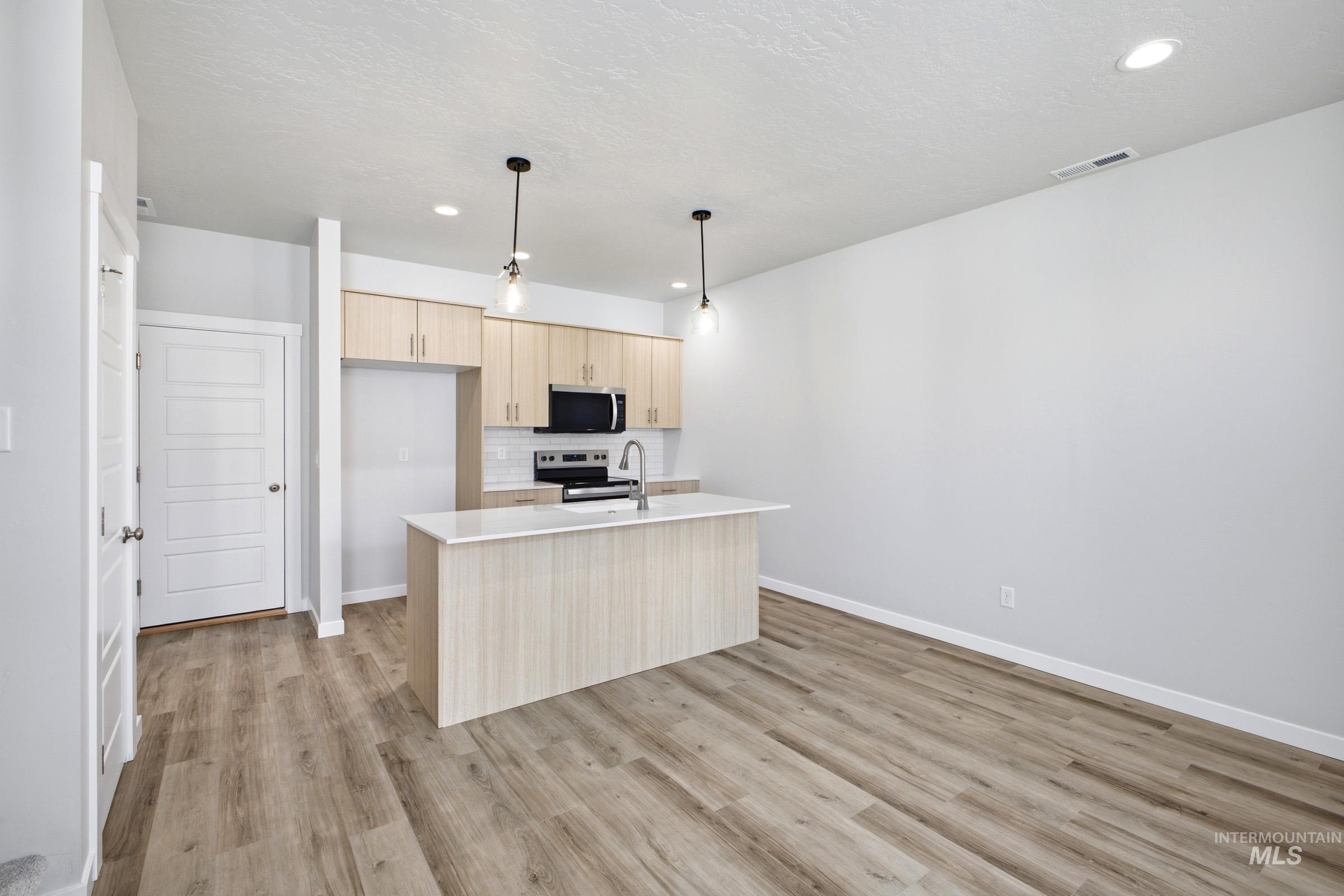 6739 S Spindlebush Ave, Boise, Idaho 83709, 3 Bedrooms, 2.5 Bathrooms, Residential For Sale, Price $435,990, 98983772