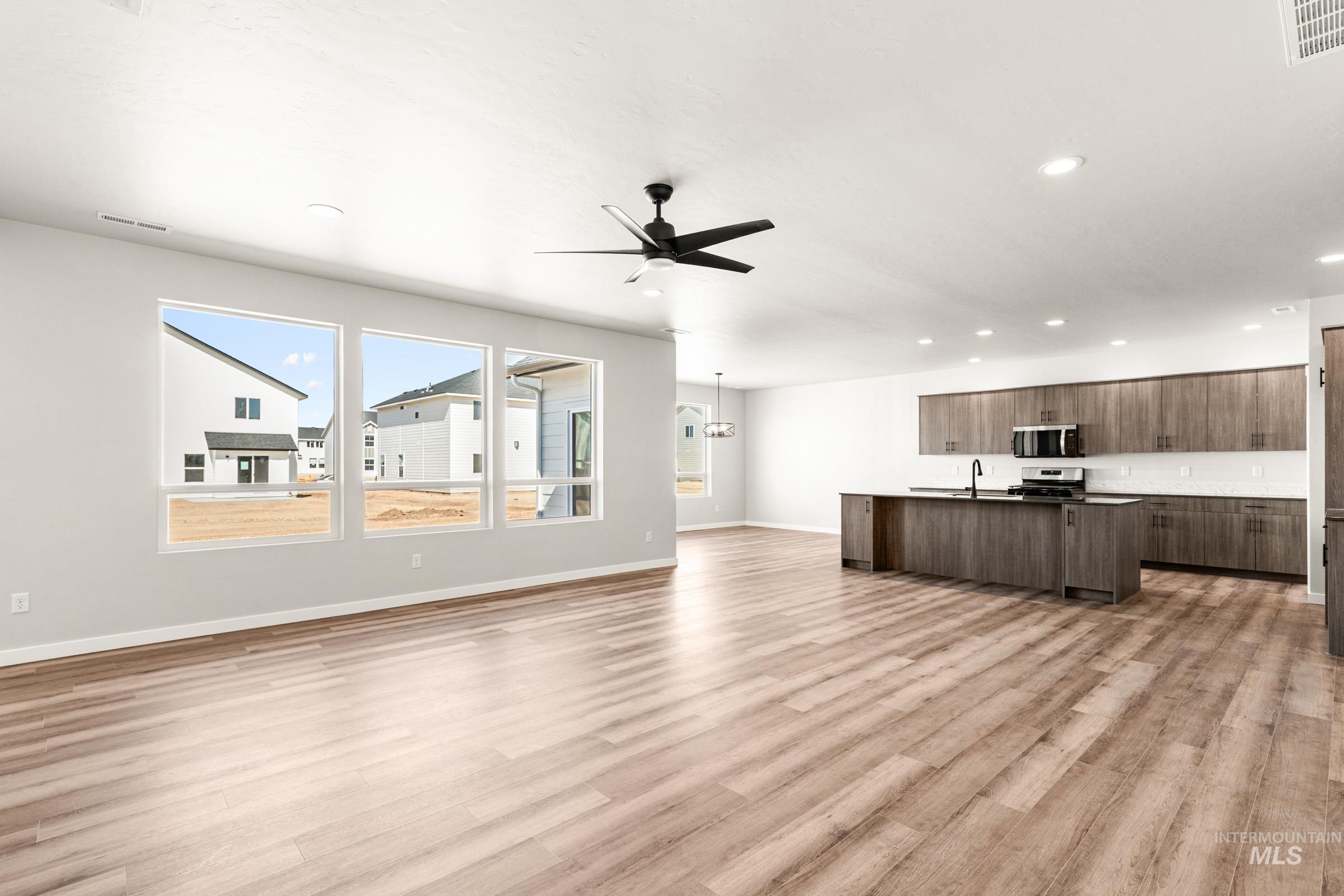 3767 W Piscina Dr, Meridian, Idaho 83642, 4 Bedrooms, 2.5 Bathrooms, Residential For Sale, Price $589,990,MLS 98983773