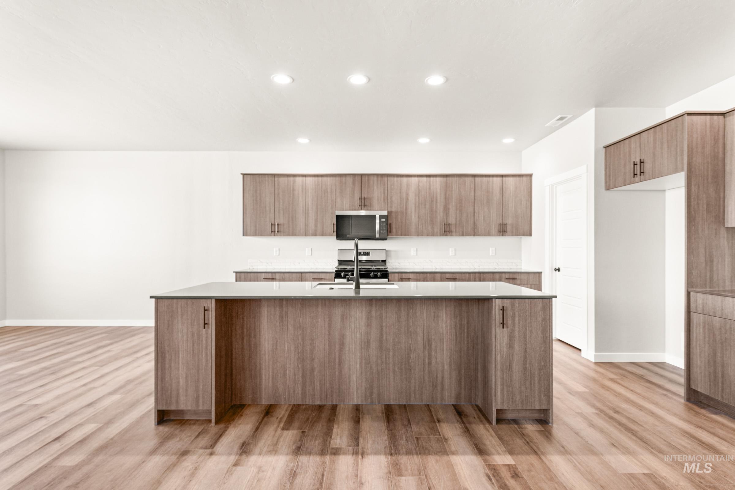 3767 W Piscina Dr, Meridian, Idaho 83642, 4 Bedrooms, 2.5 Bathrooms, Residential For Sale, Price $589,990,MLS 98983773