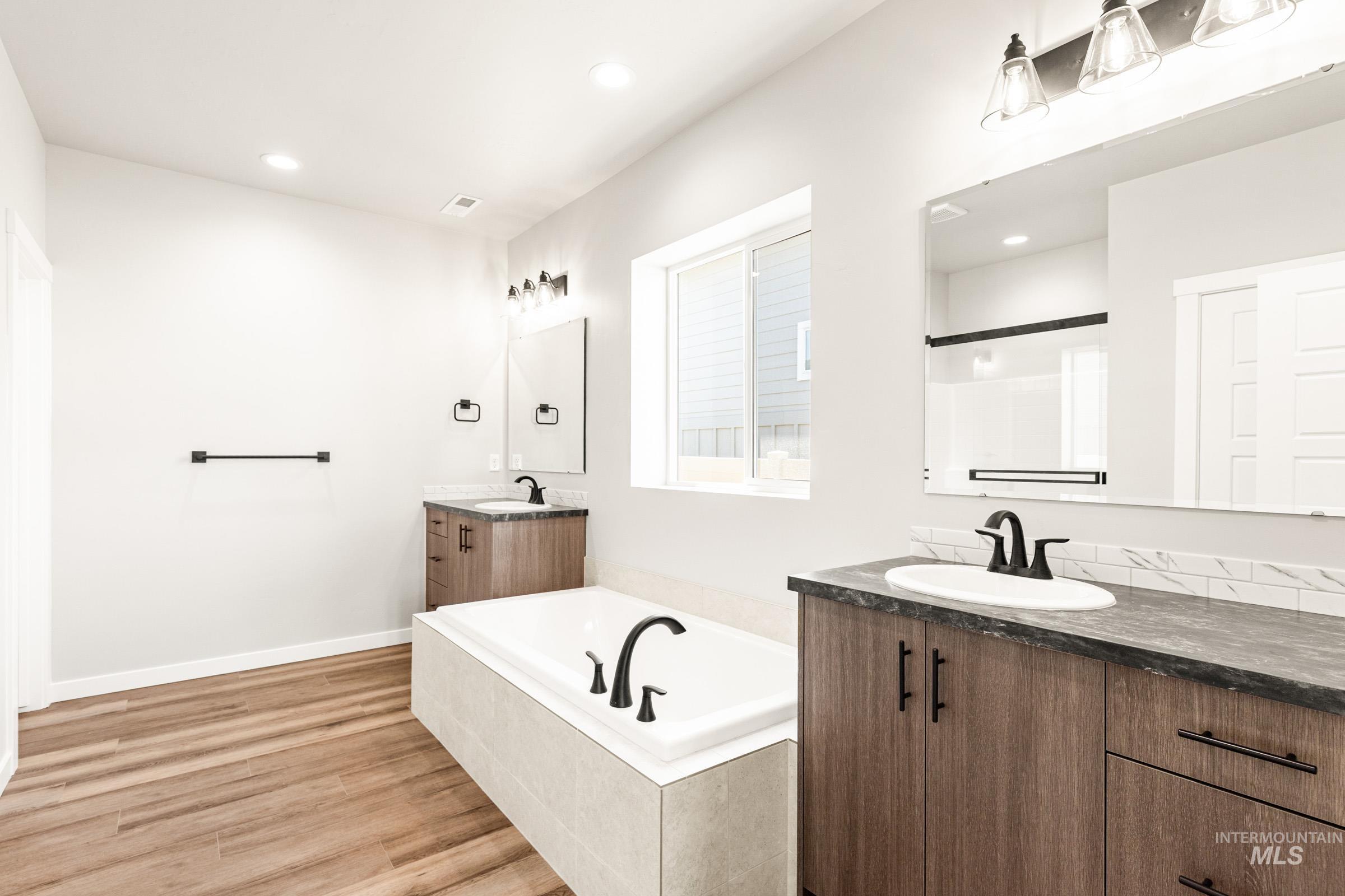 3767 W Piscina Dr, Meridian, Idaho 83642, 4 Bedrooms, 2.5 Bathrooms, Residential For Sale, Price $589,990,MLS 98983773