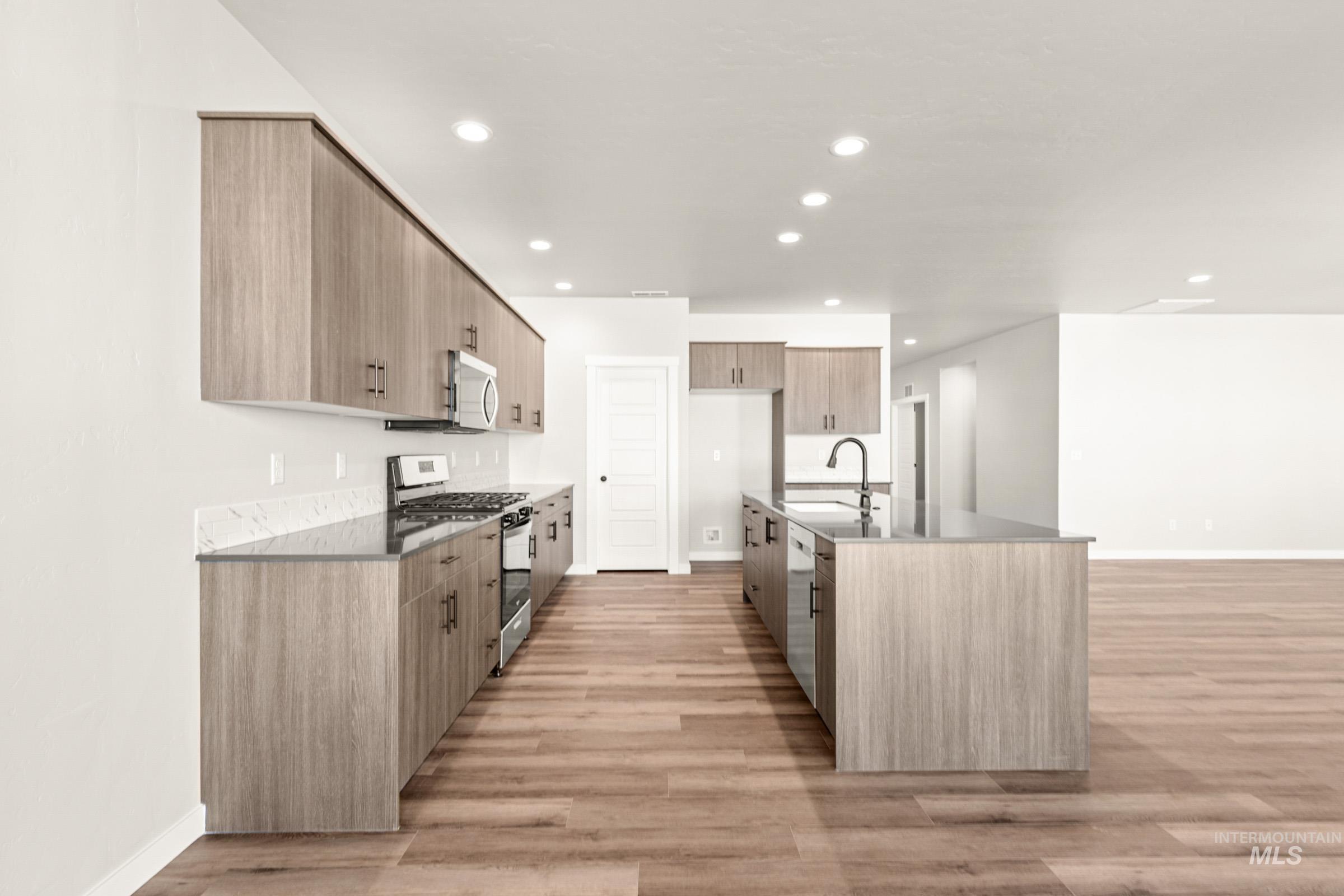 3767 W Piscina Dr, Meridian, Idaho 83642, 4 Bedrooms, 2.5 Bathrooms, Residential For Sale, Price $589,990,MLS 98983773